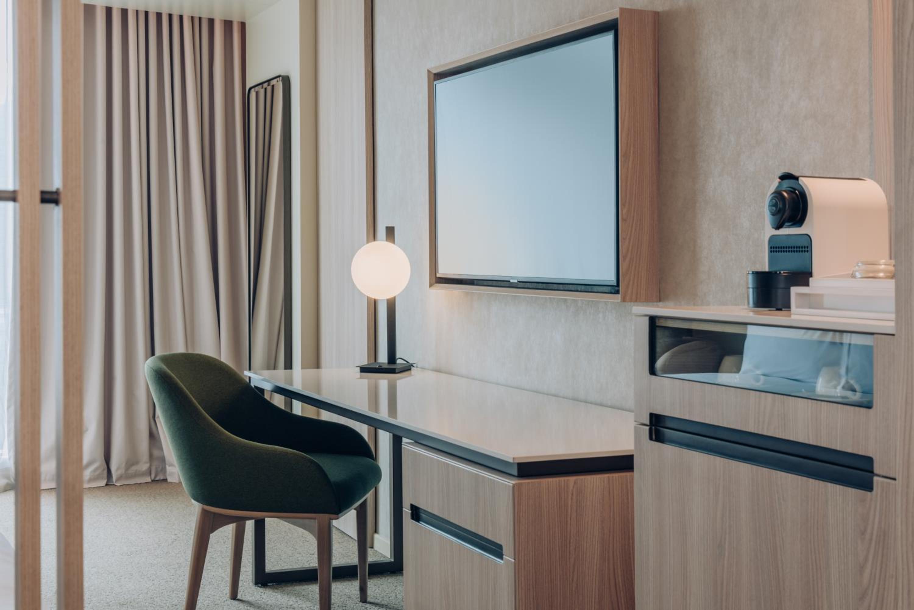 Standard King Room - Photo 2