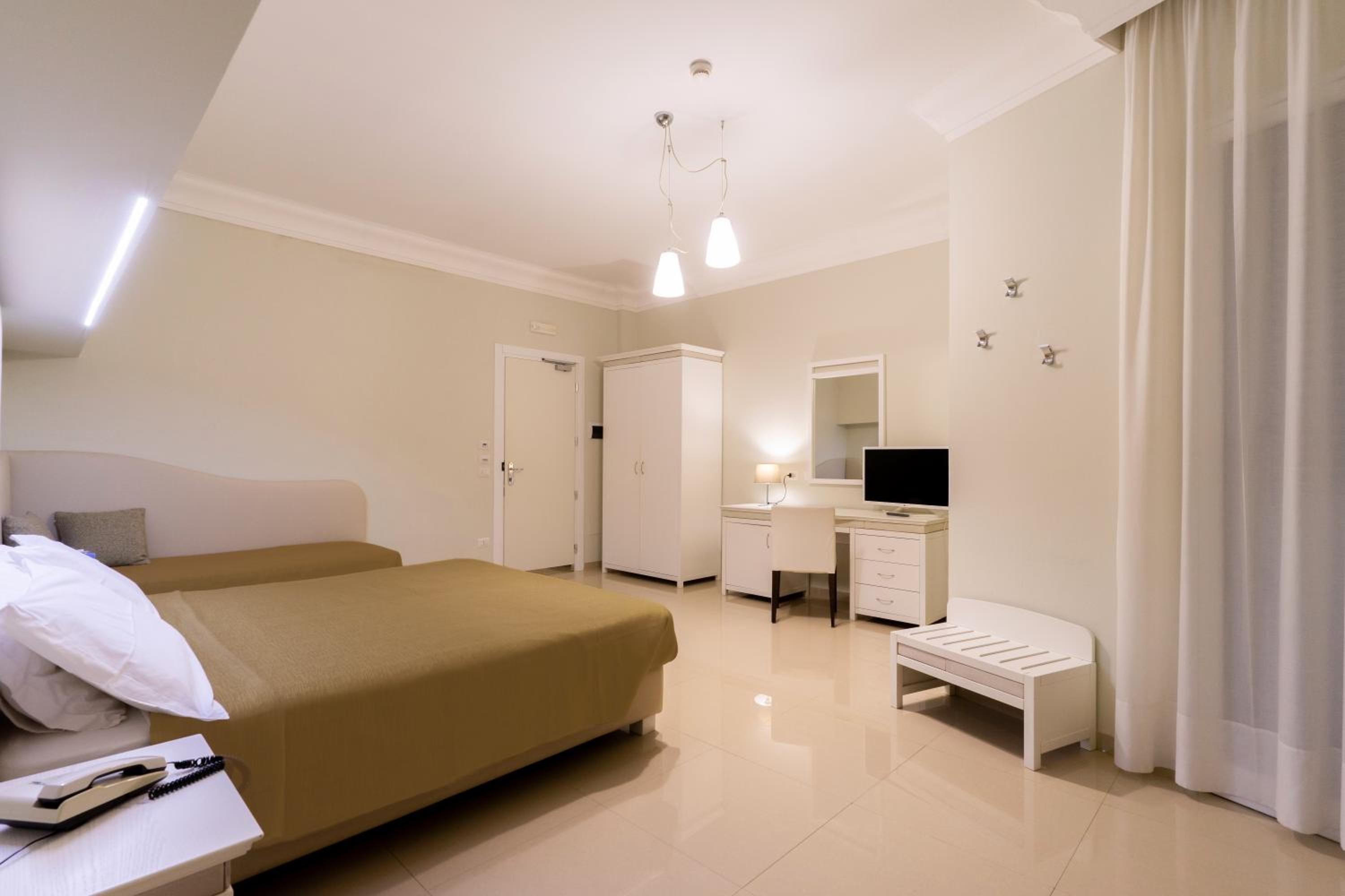 Quadruple Room photo 2