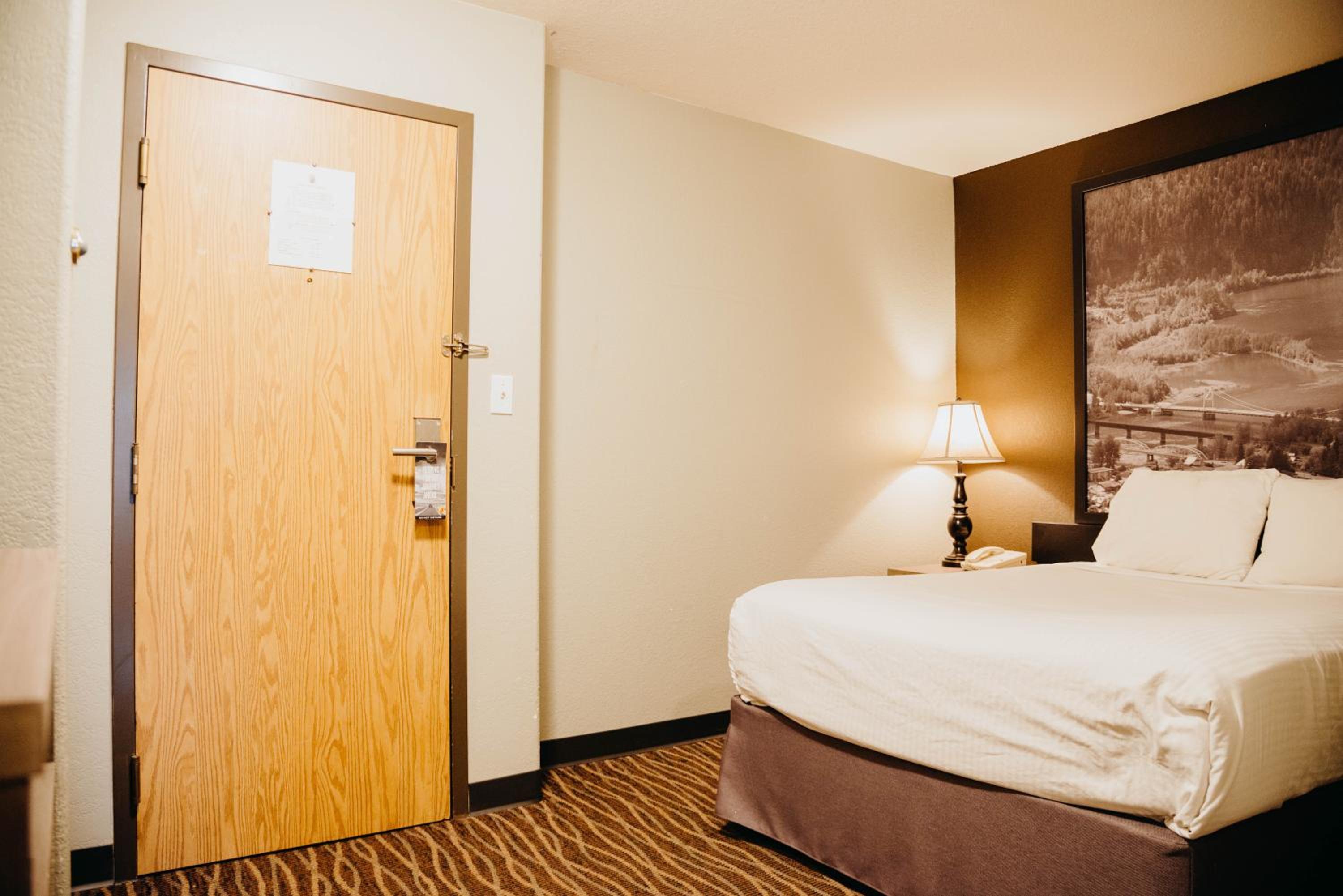 One-Bedroom Queen/Double Suite - Non-Smoking - Photo 4