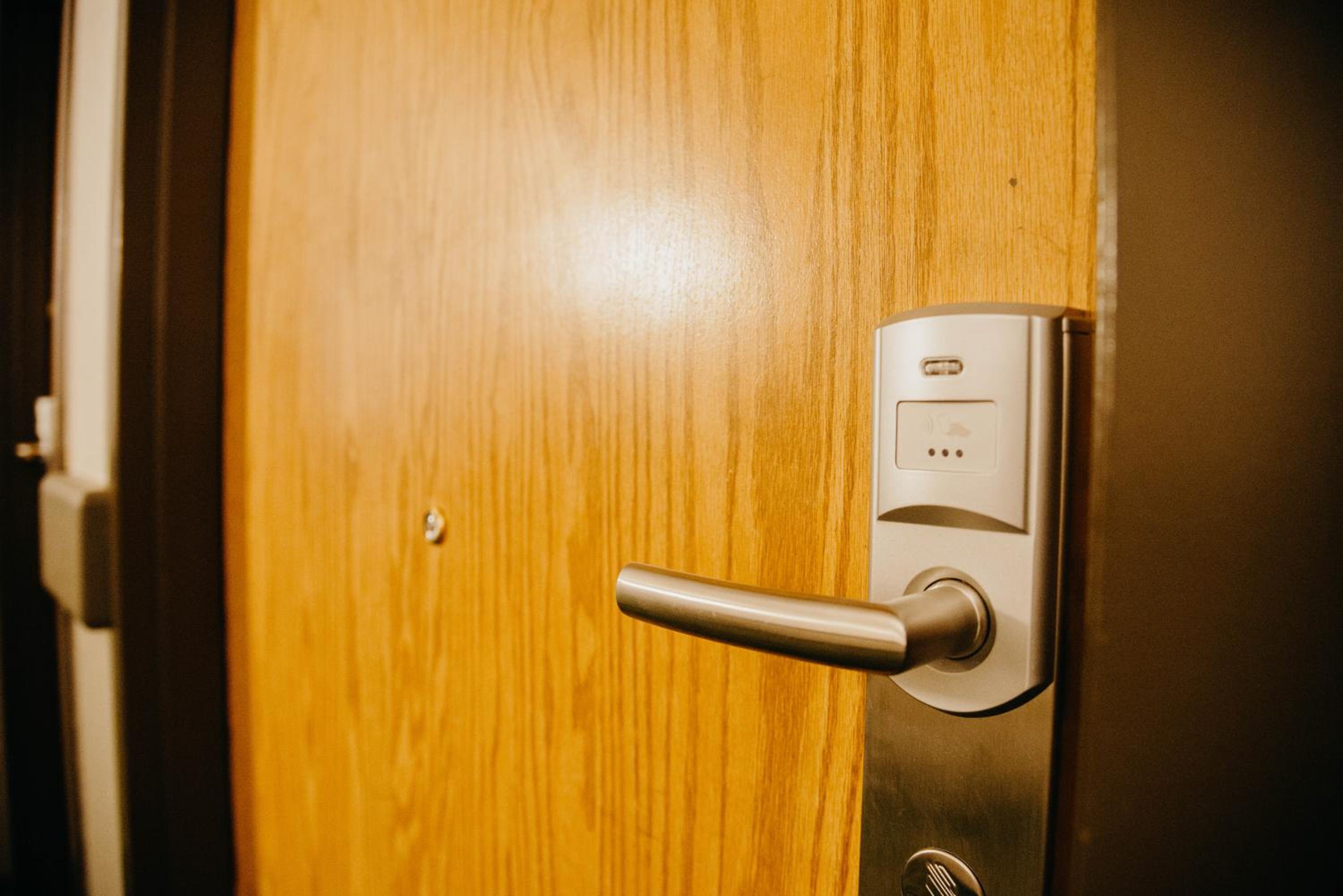 One-Bedroom Queen/Double Suite - Non-Smoking - Photo 7
