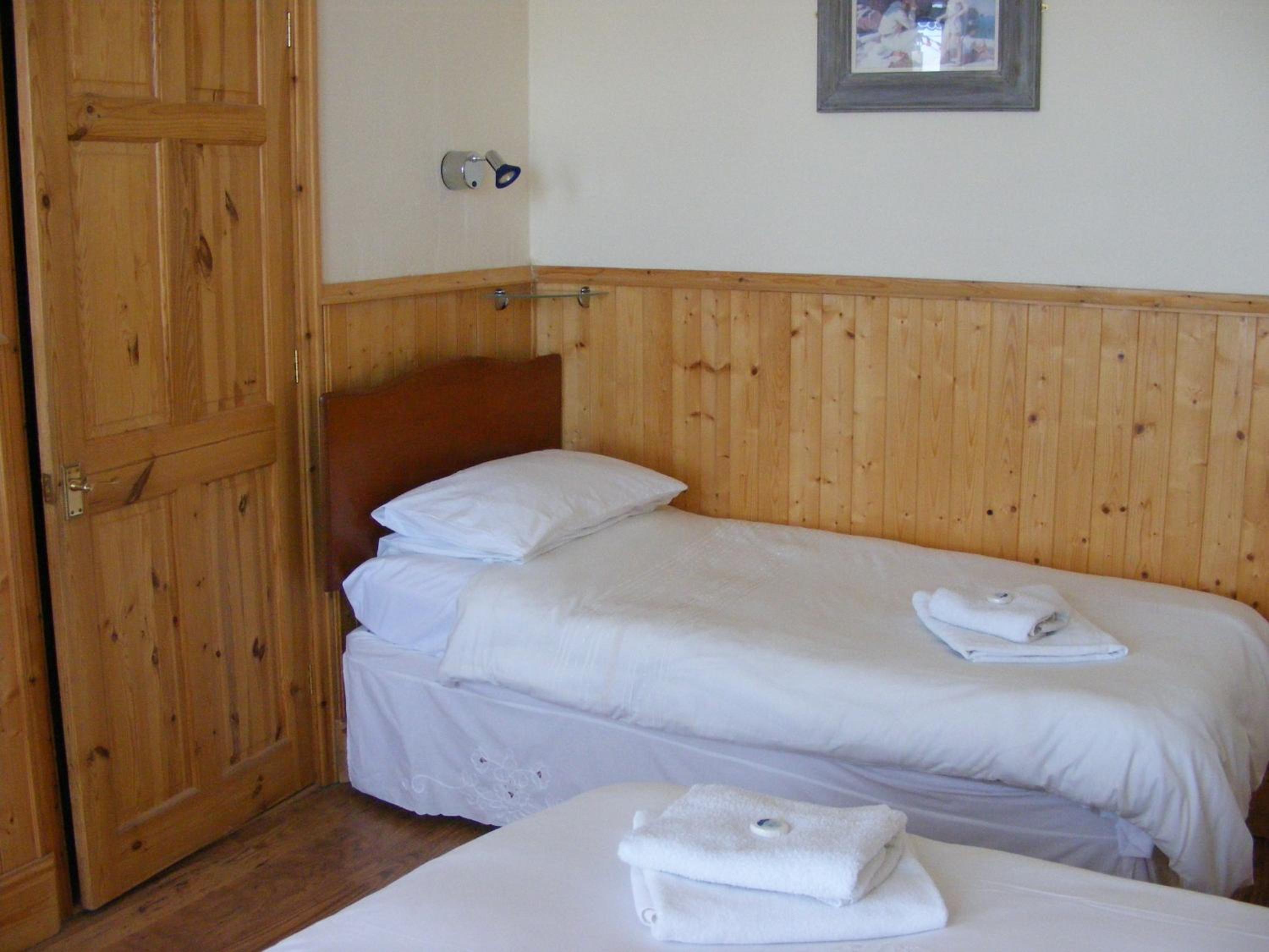 Standard Single Room with Sea View and Shared Bathroom
