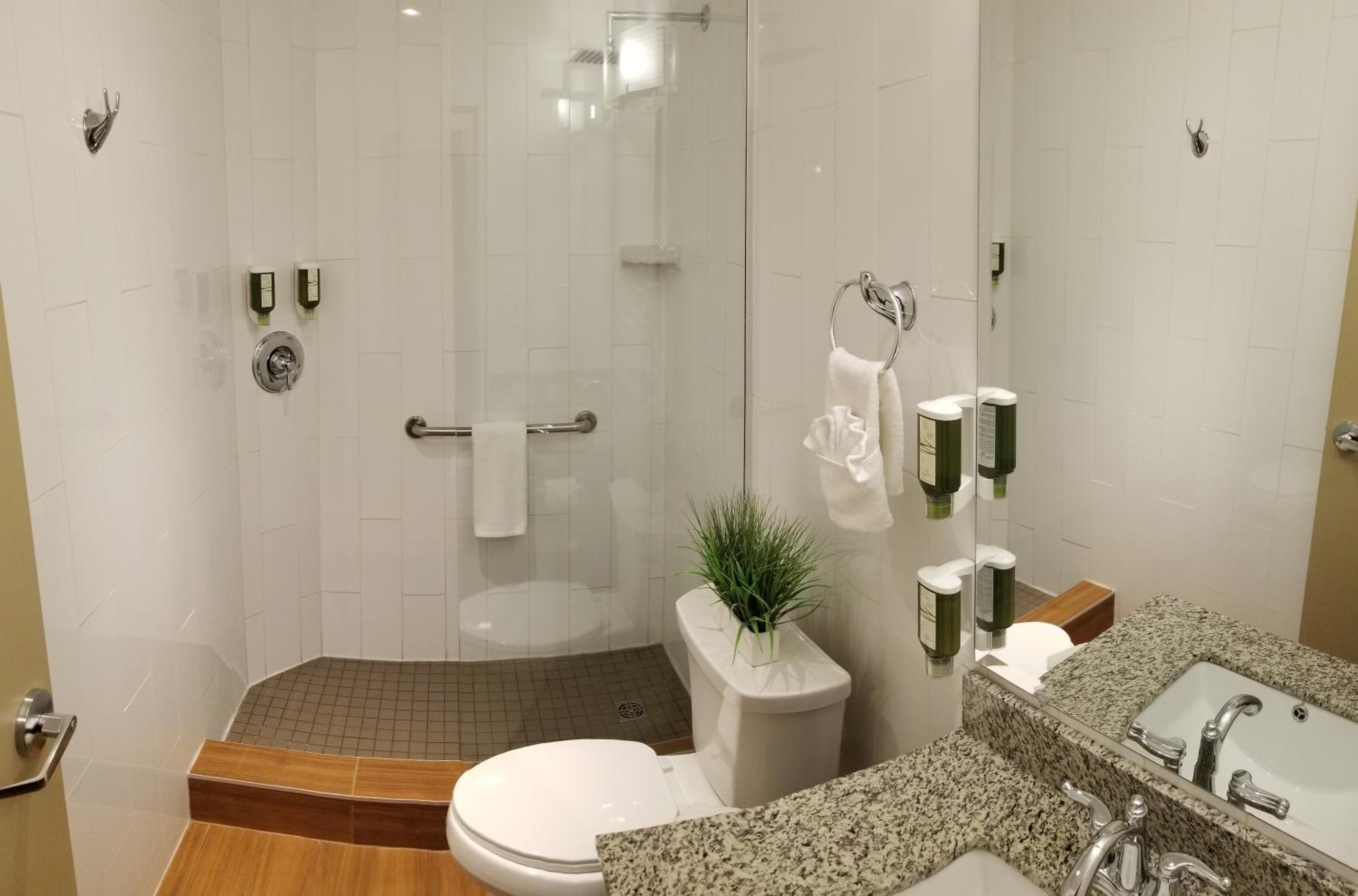 Deluxe Queen Room photo 2