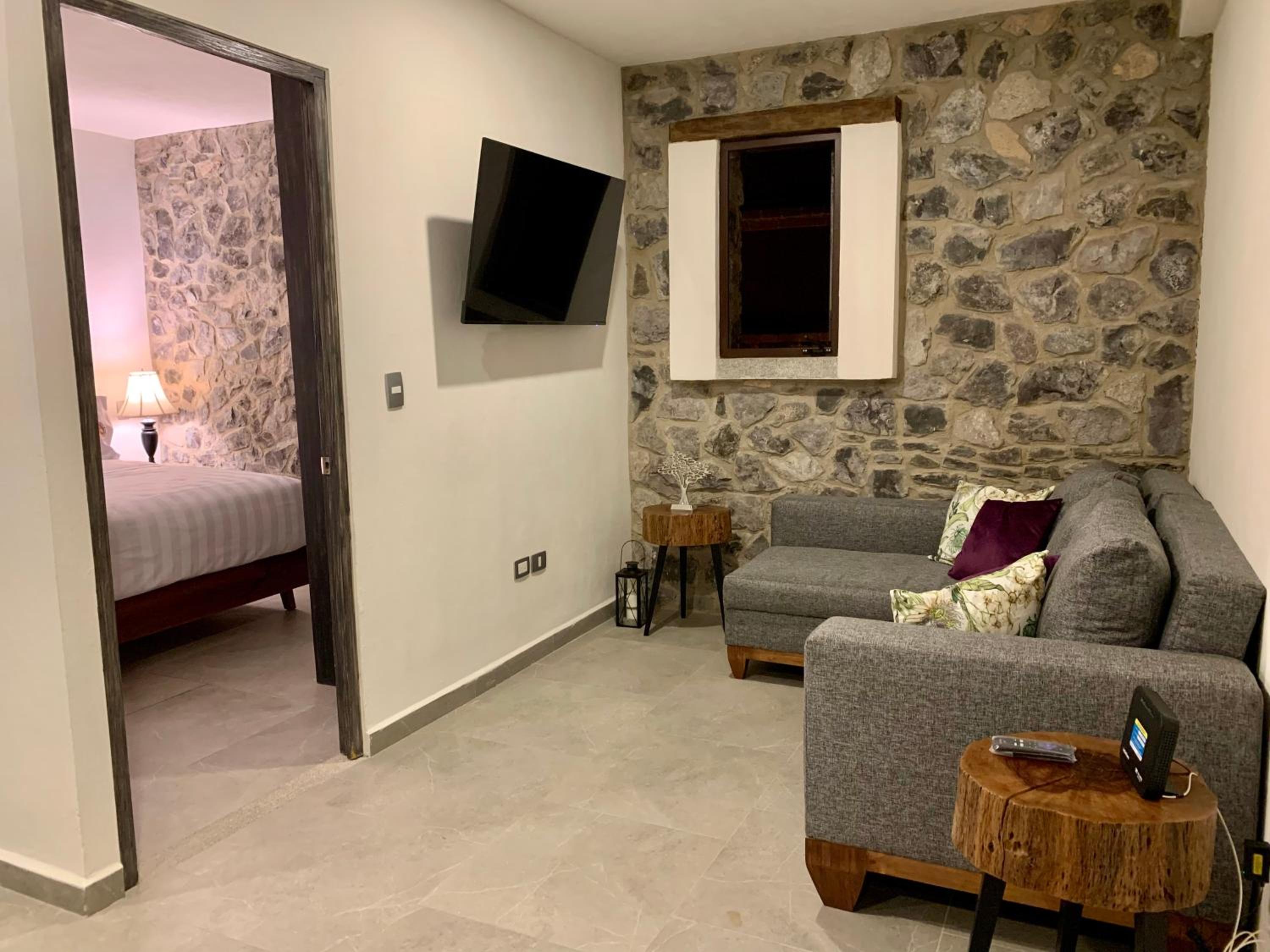 One-Bedroom Apartment - Photo 6