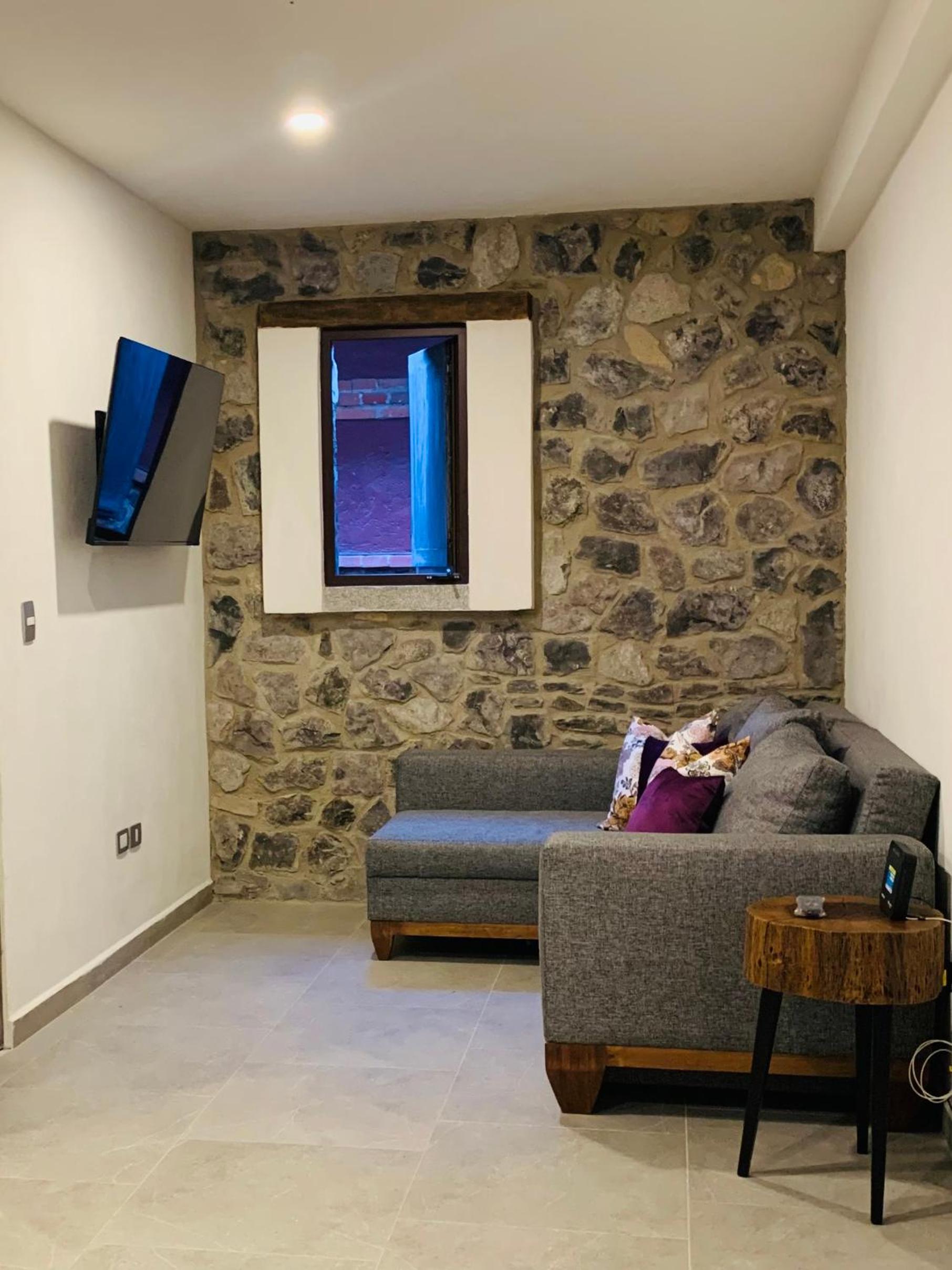 One-Bedroom Apartment - Photo 17