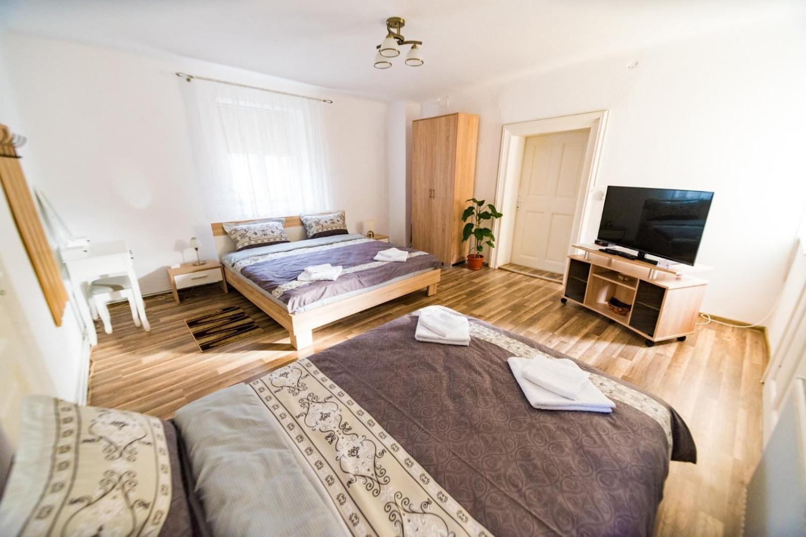 One-Bedroom Apartment - Photo 5