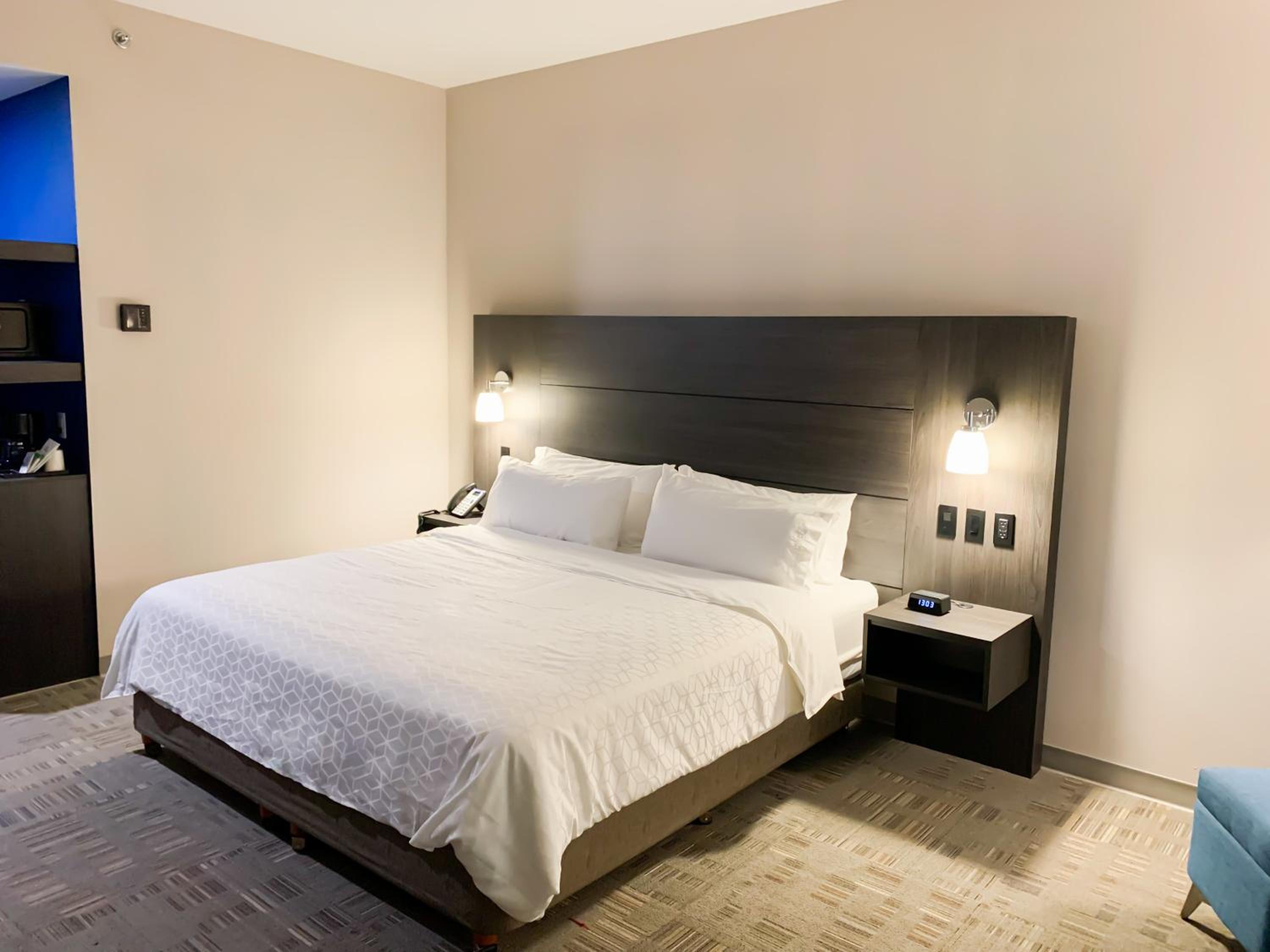 Standard King Room - Photo 1
