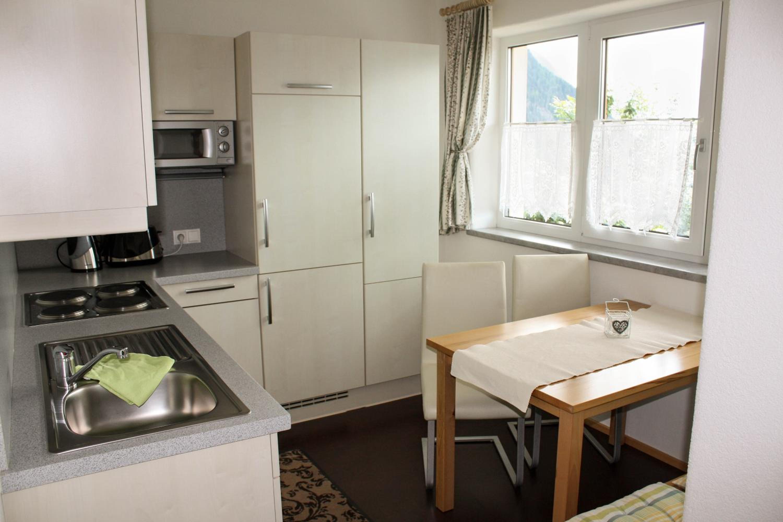 Apartment with Mountain View photo 3