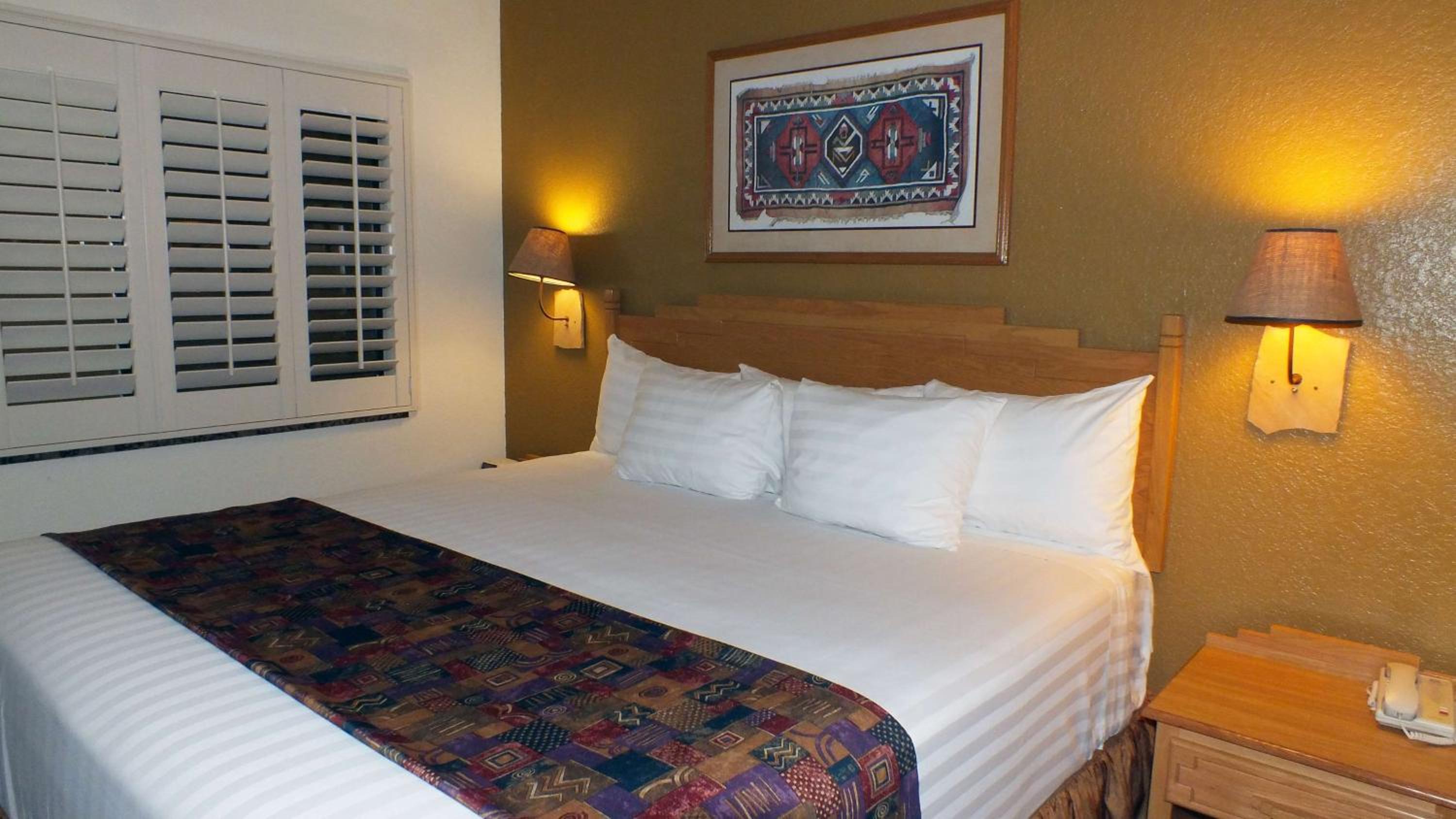 King Room with Walk-In Shower - Disability Access/Pool Side photo 2