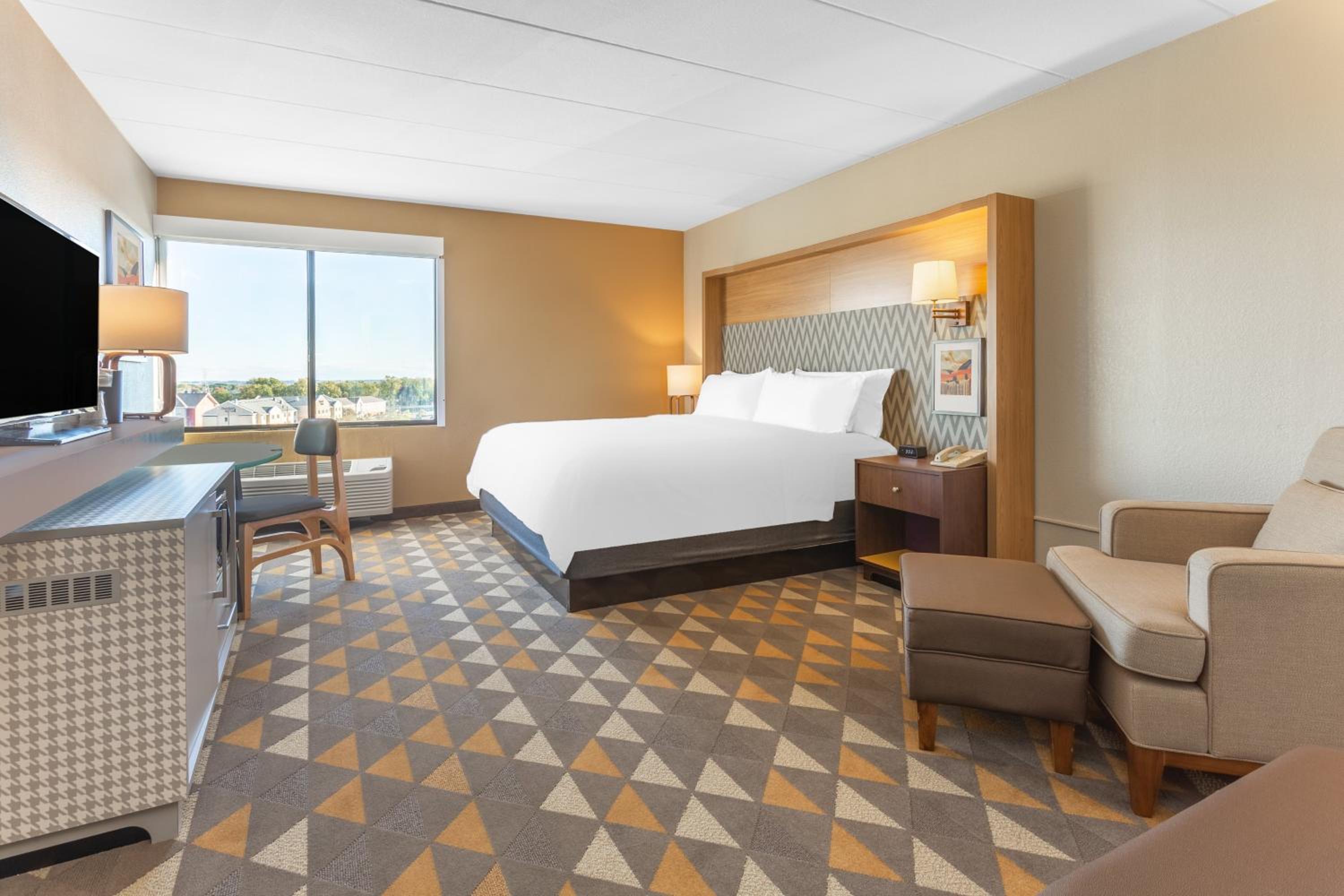 Standard King Room - Photo 2