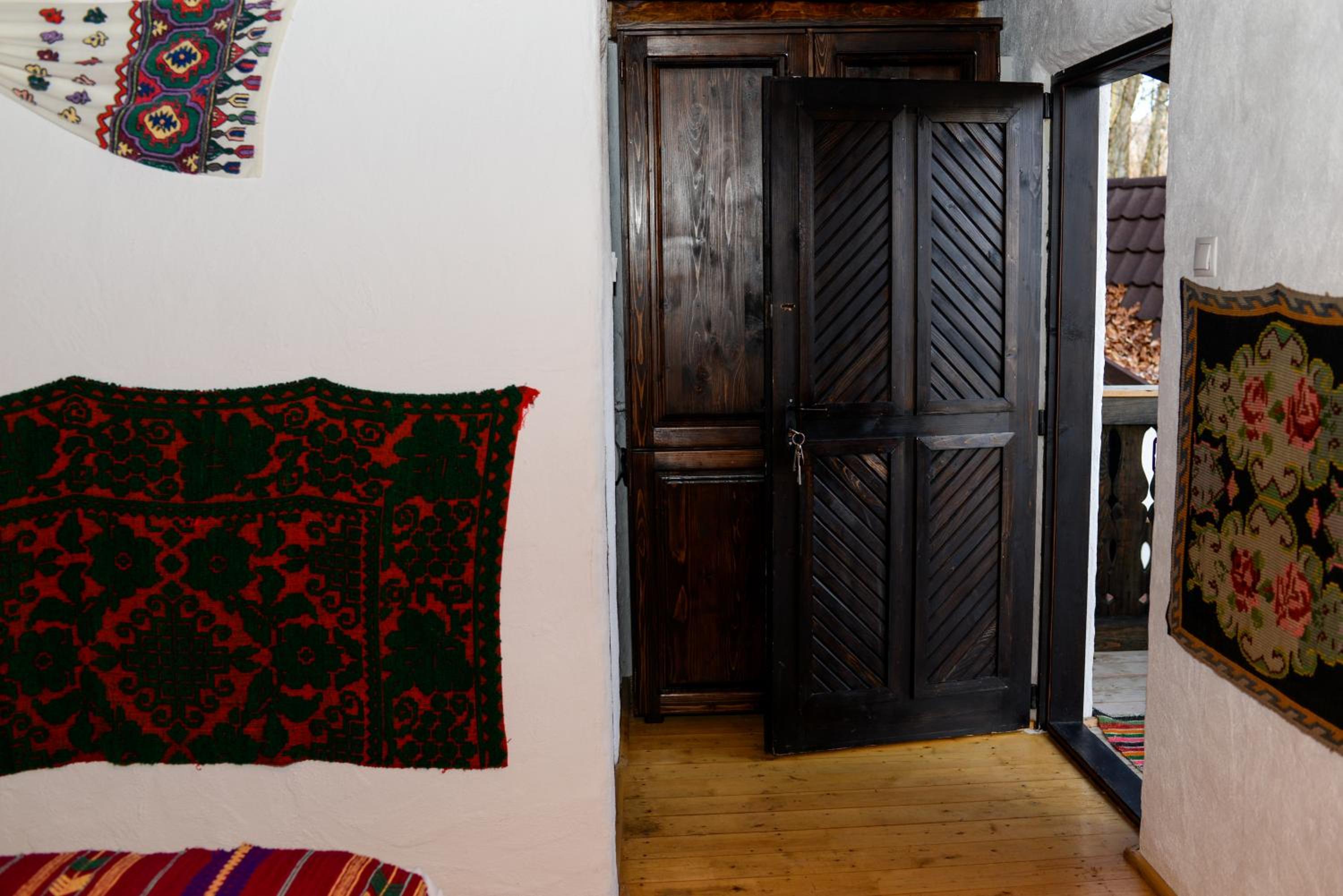 One-Bedroom Cottage - Photo 47