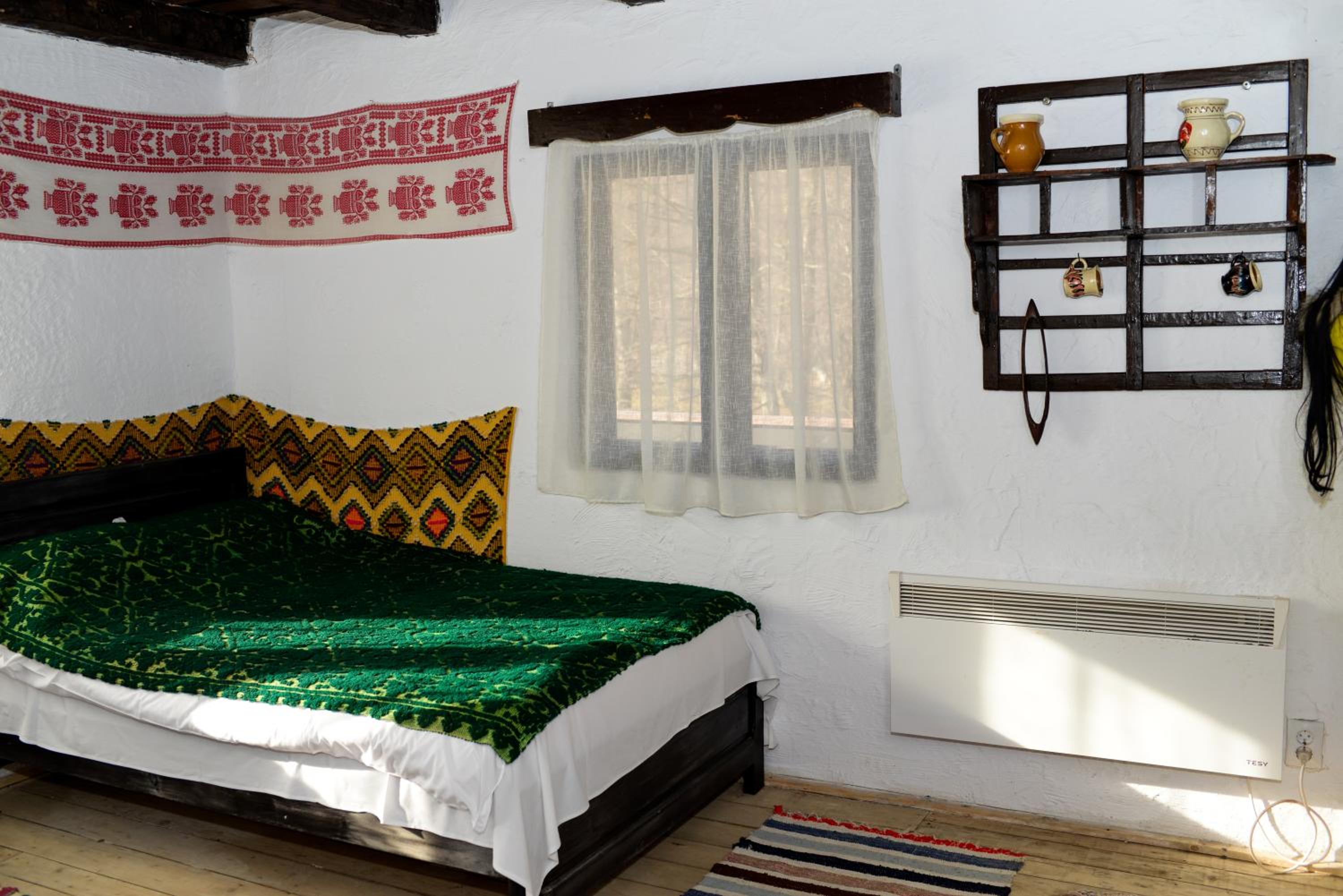 One-Bedroom House - Photo 21