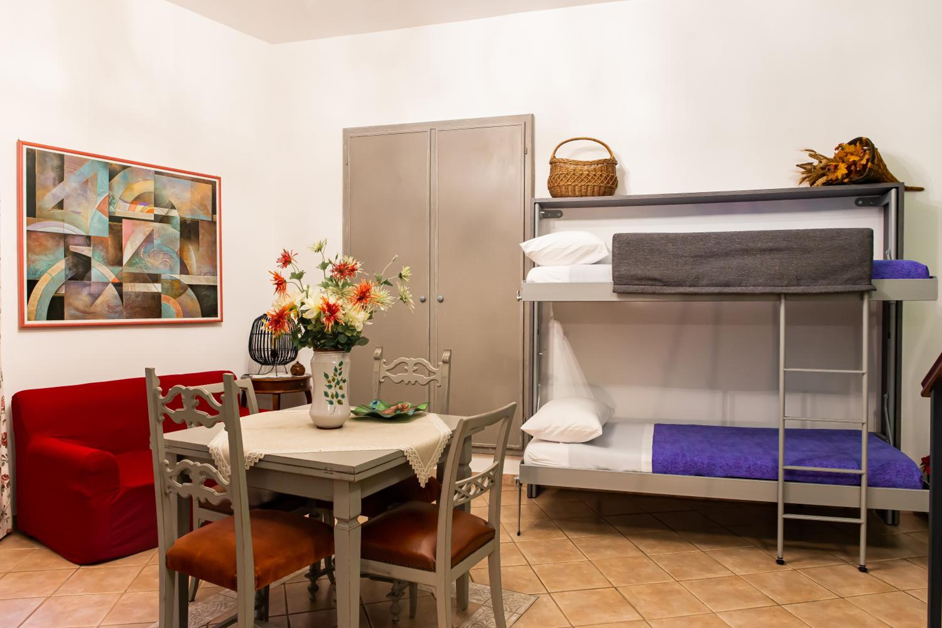 One-Bedroom Apartment