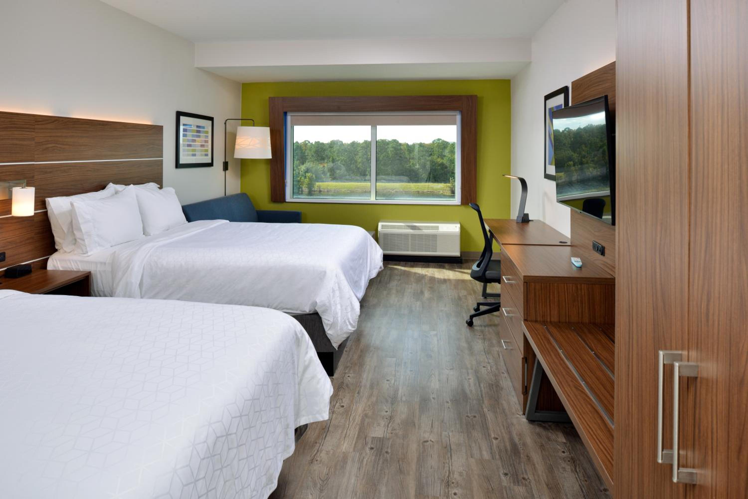 Queen Suite with Two Queen Beds and Additional Living Area