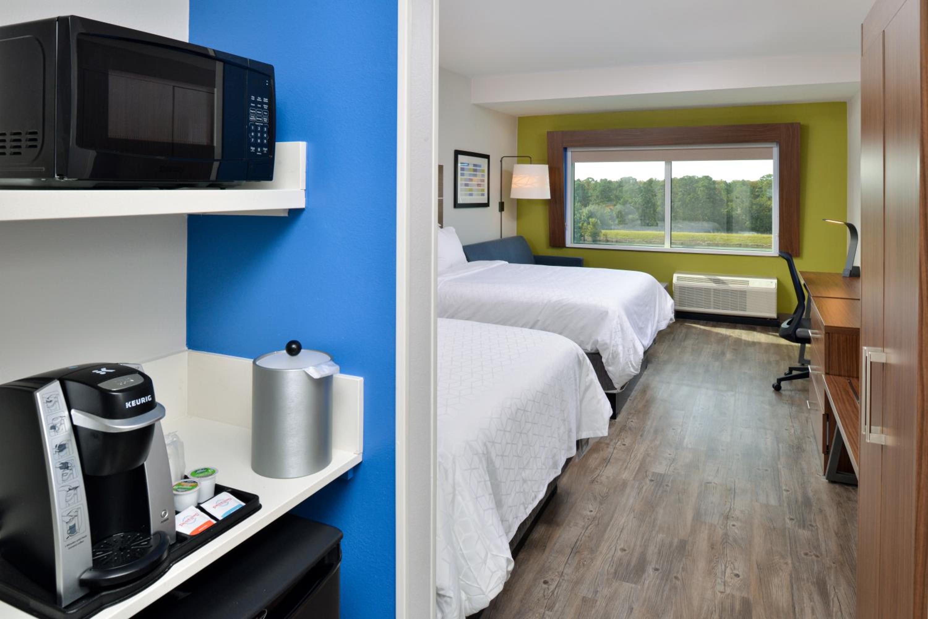 Queen Suite with Two Queen Beds and Additional Living Area
