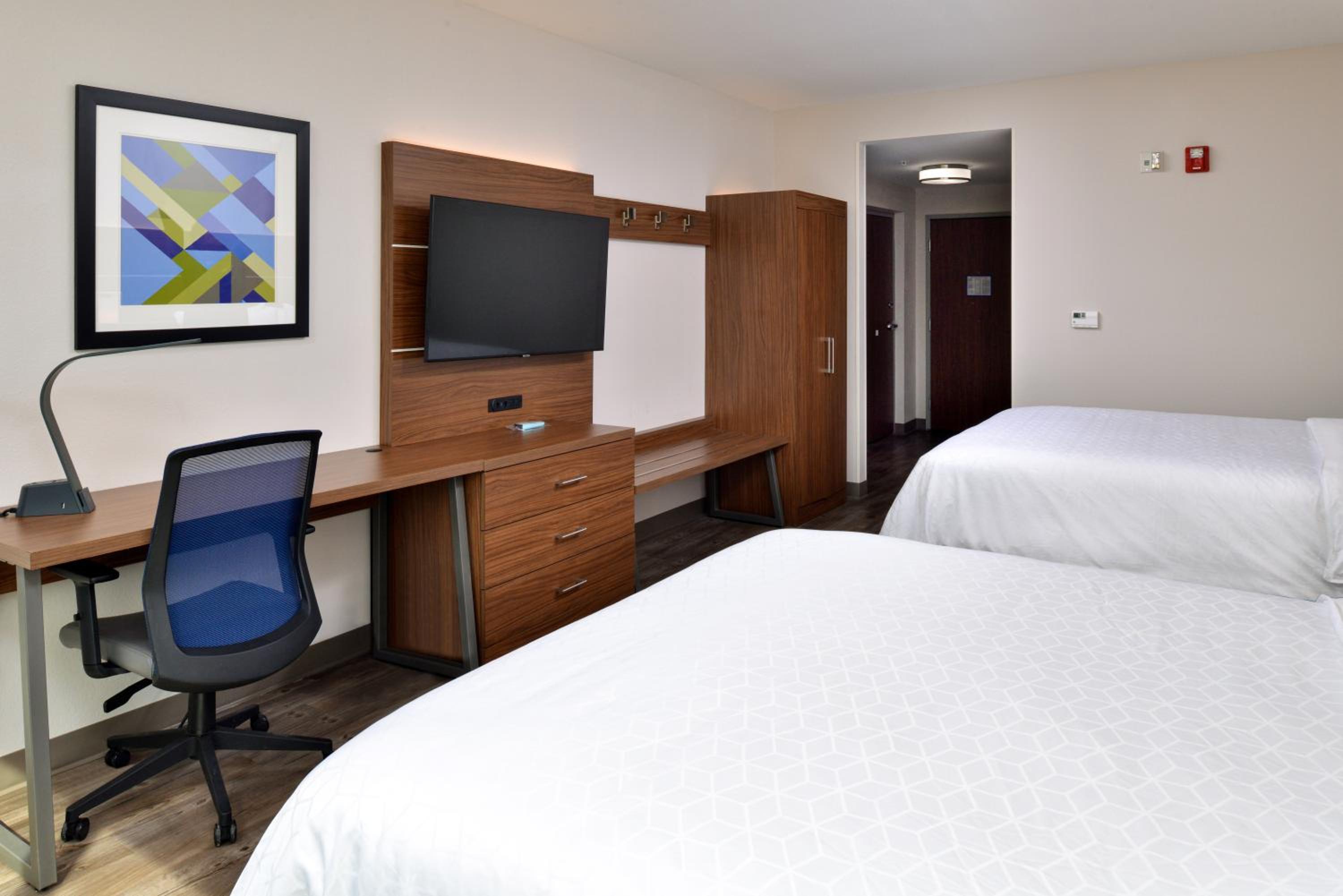 Queen Room with Two Queen Beds - Hearing Accessible/Non-Smoking