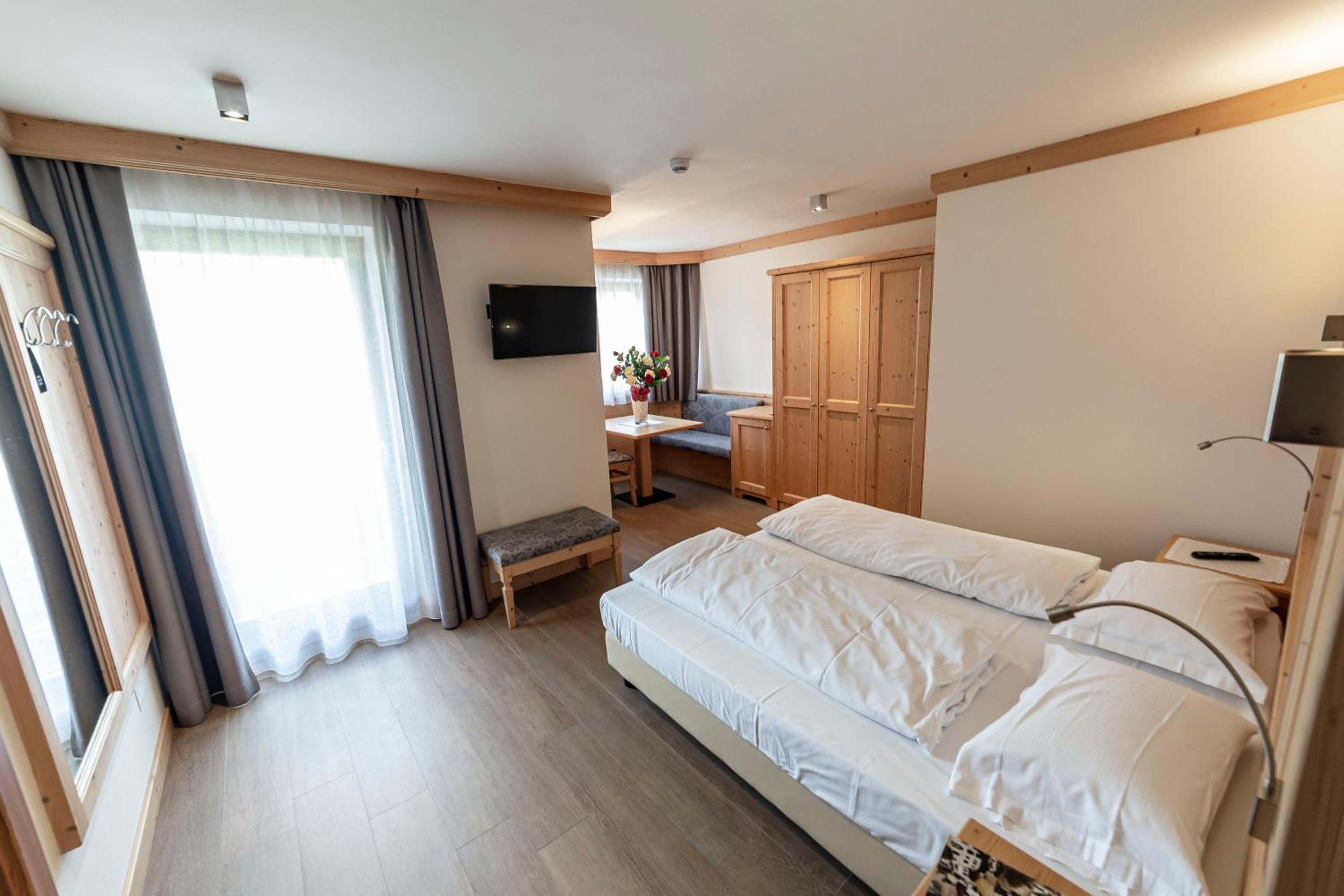 Standard Double or Twin Room photo 1