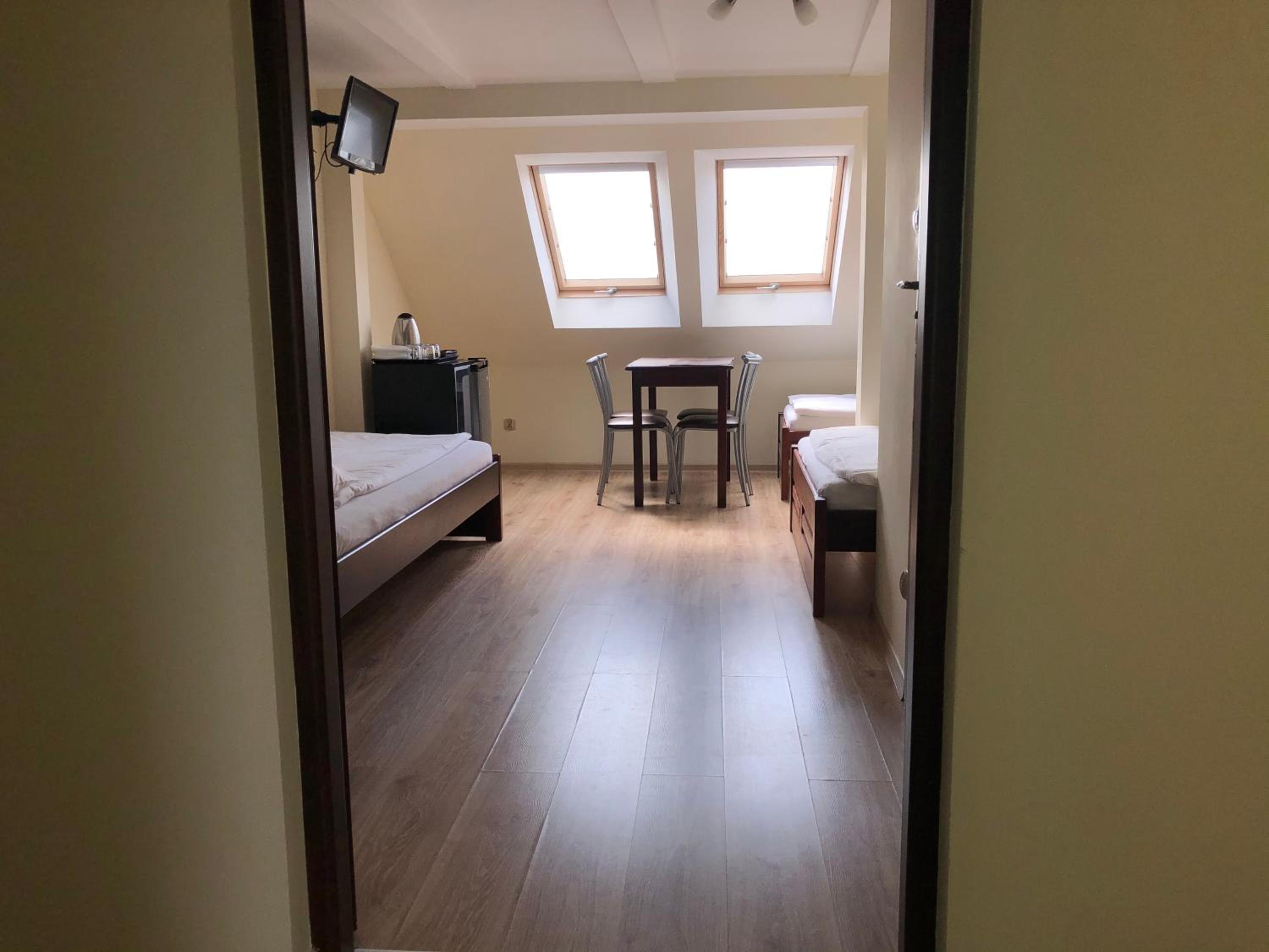 Quadruple Room with Private Bathroom photo 2