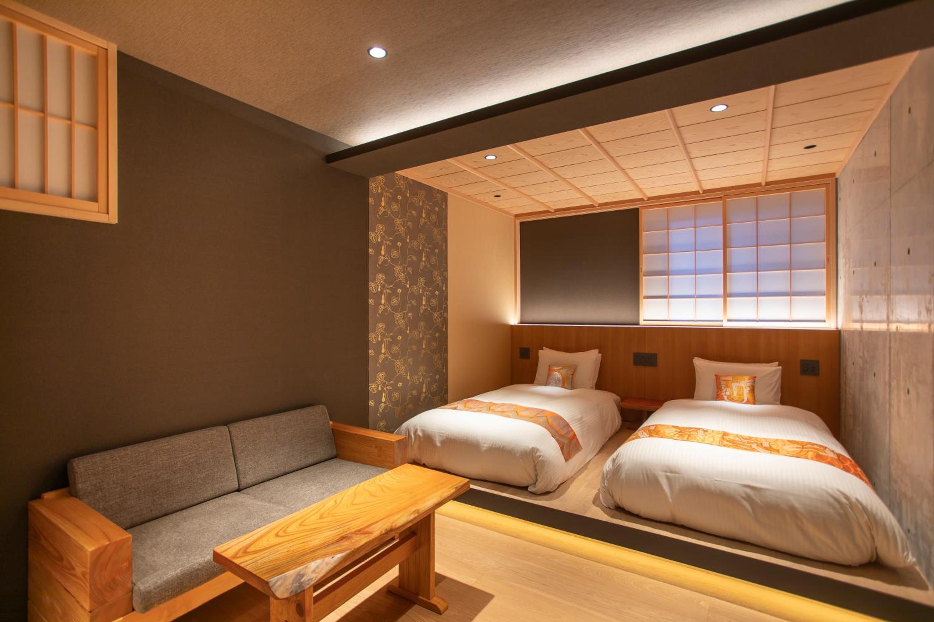 Twin Room with Shower - Non-Smoking - Photo 7