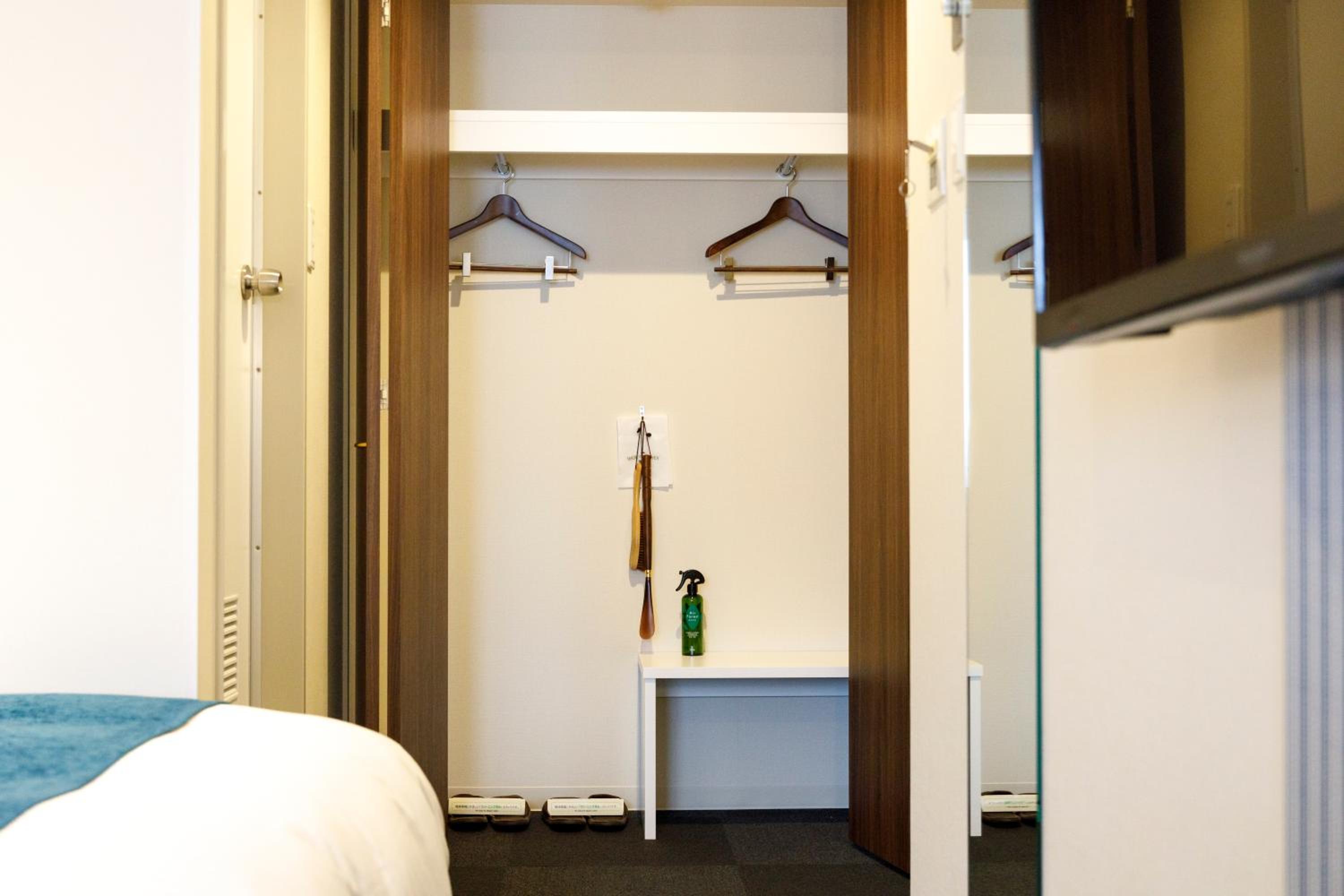 Twin Room - Smoking (E-Cigarettes Only) - Photo 13