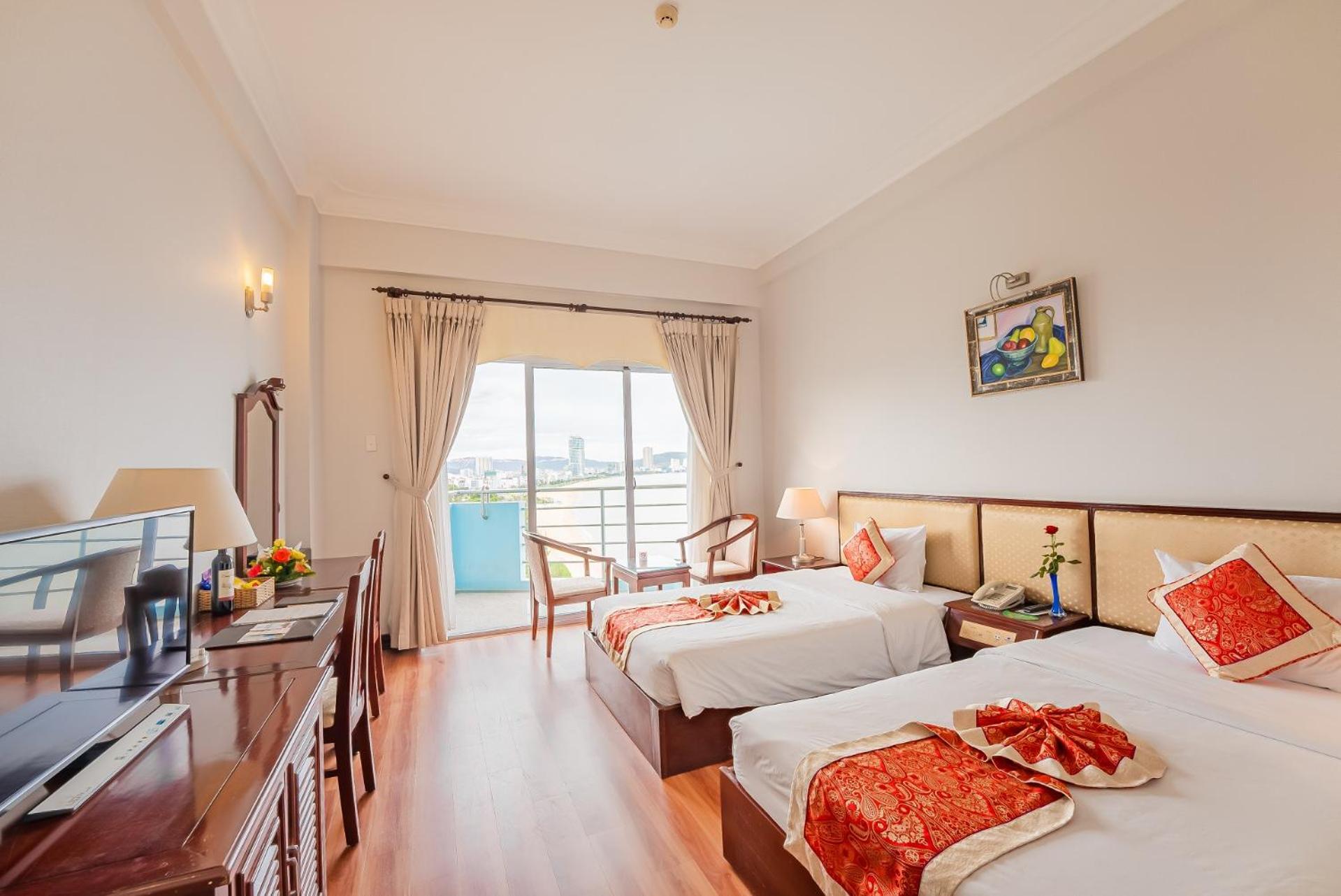 Deluxe Seaview Twin - Photo 9