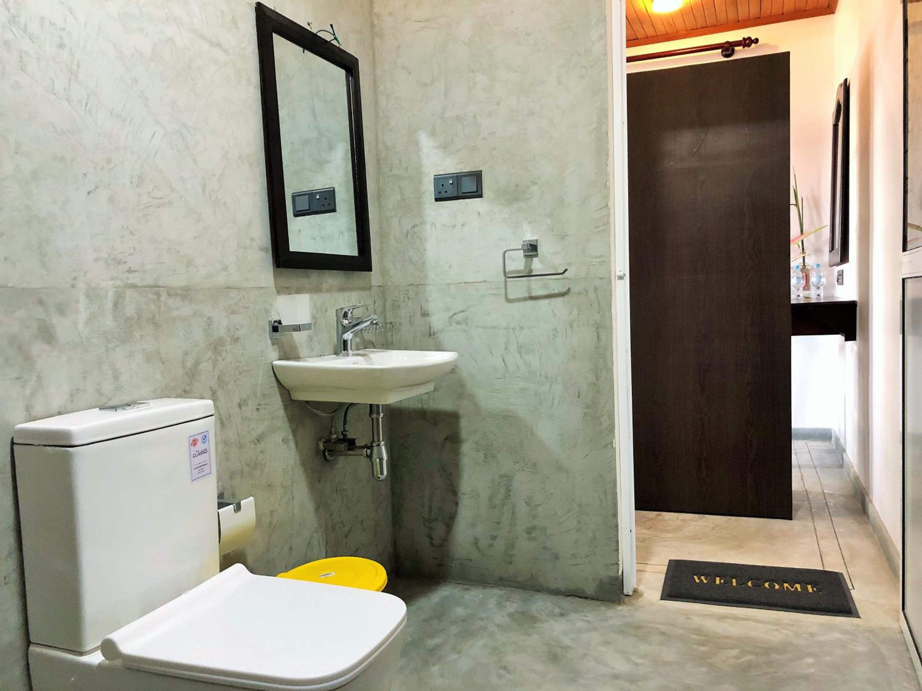 Deluxe Double Room with Balcony and Sea View photo 2