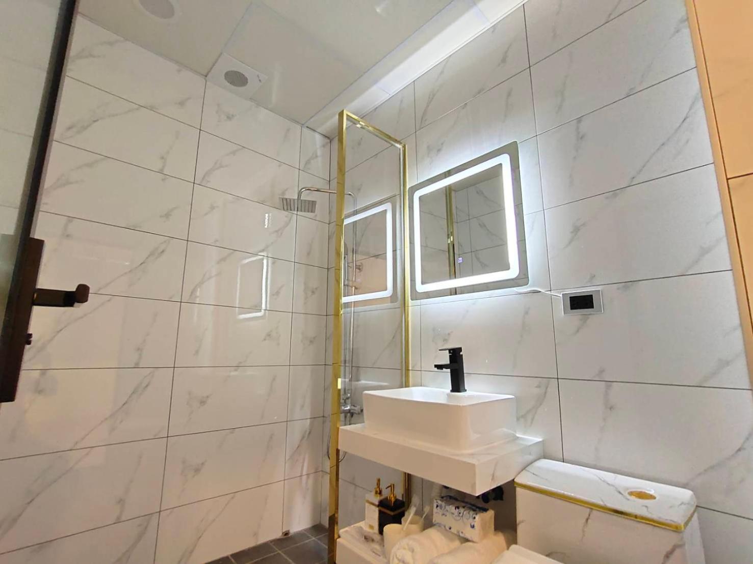Double Room with Private Bathroom photo 2