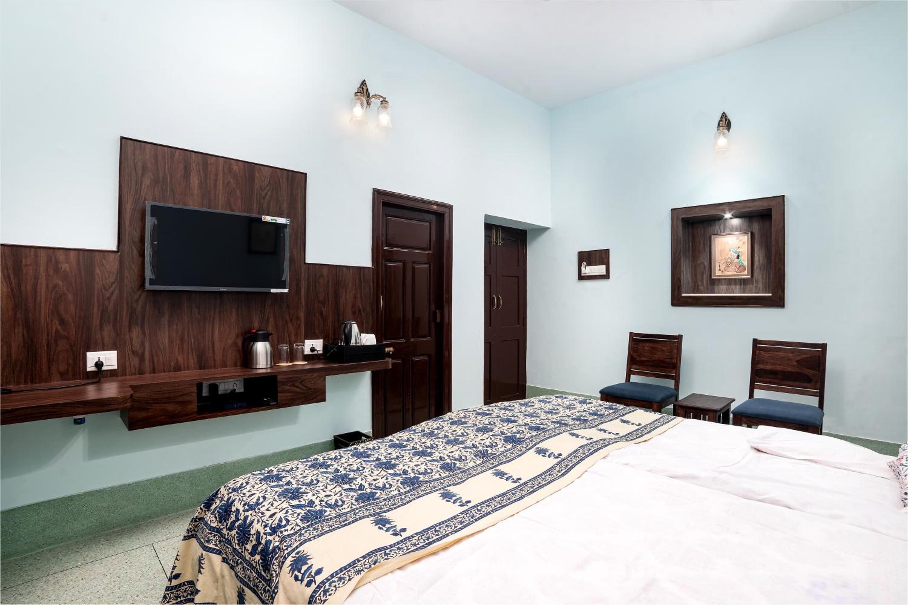 Deluxe Double or Twin Room photo 3