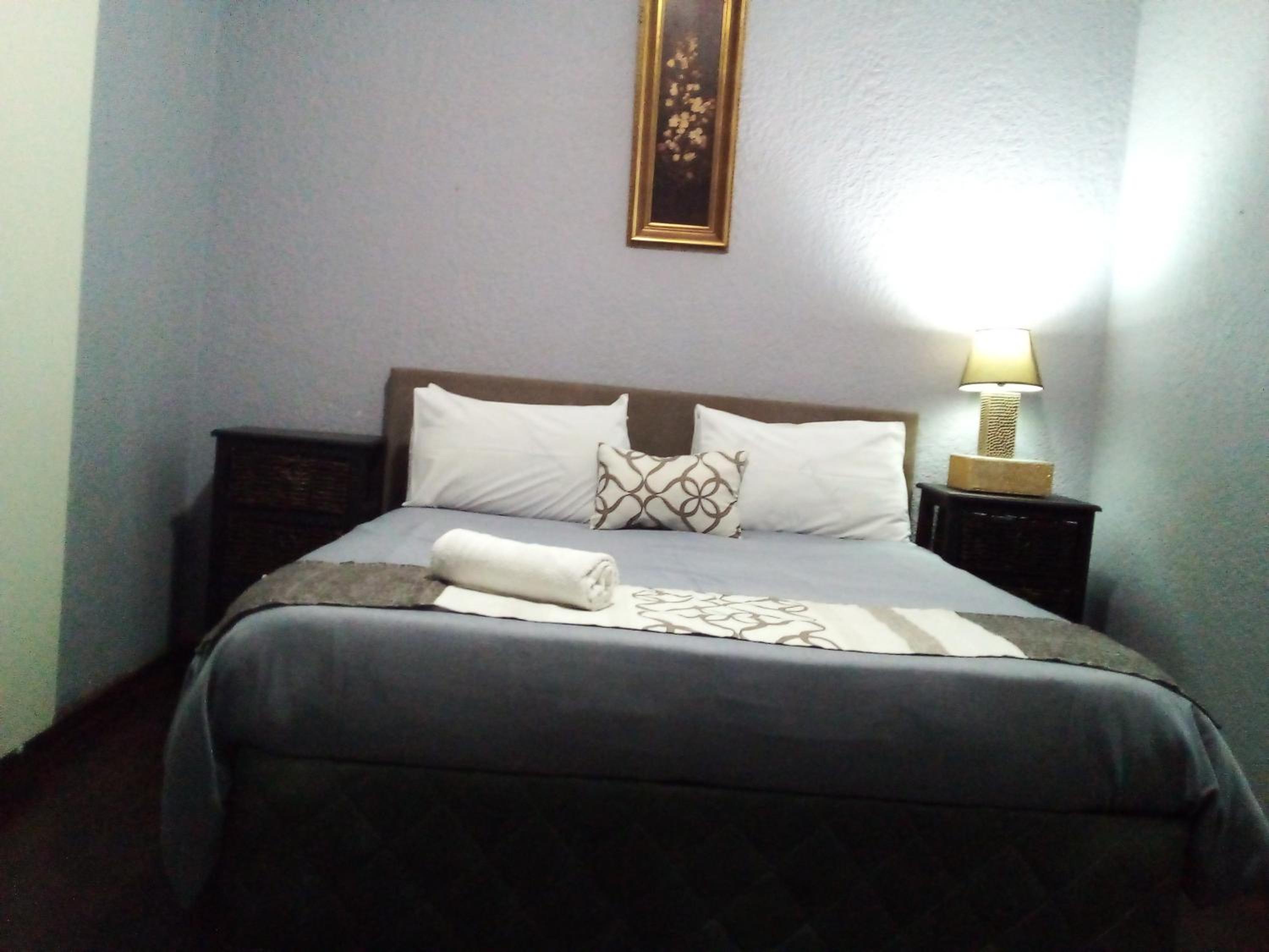 Large Double or Twin Room photo 1