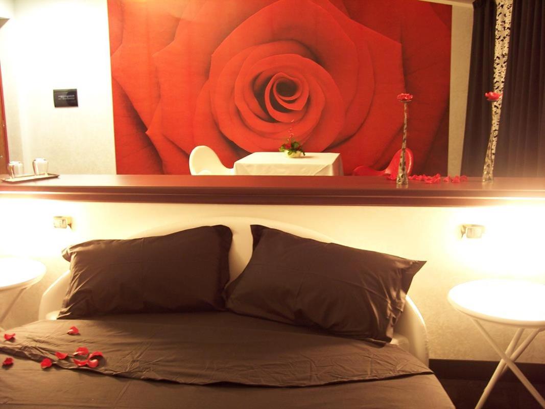 Queen Suite with Spa Bath - Photo 9