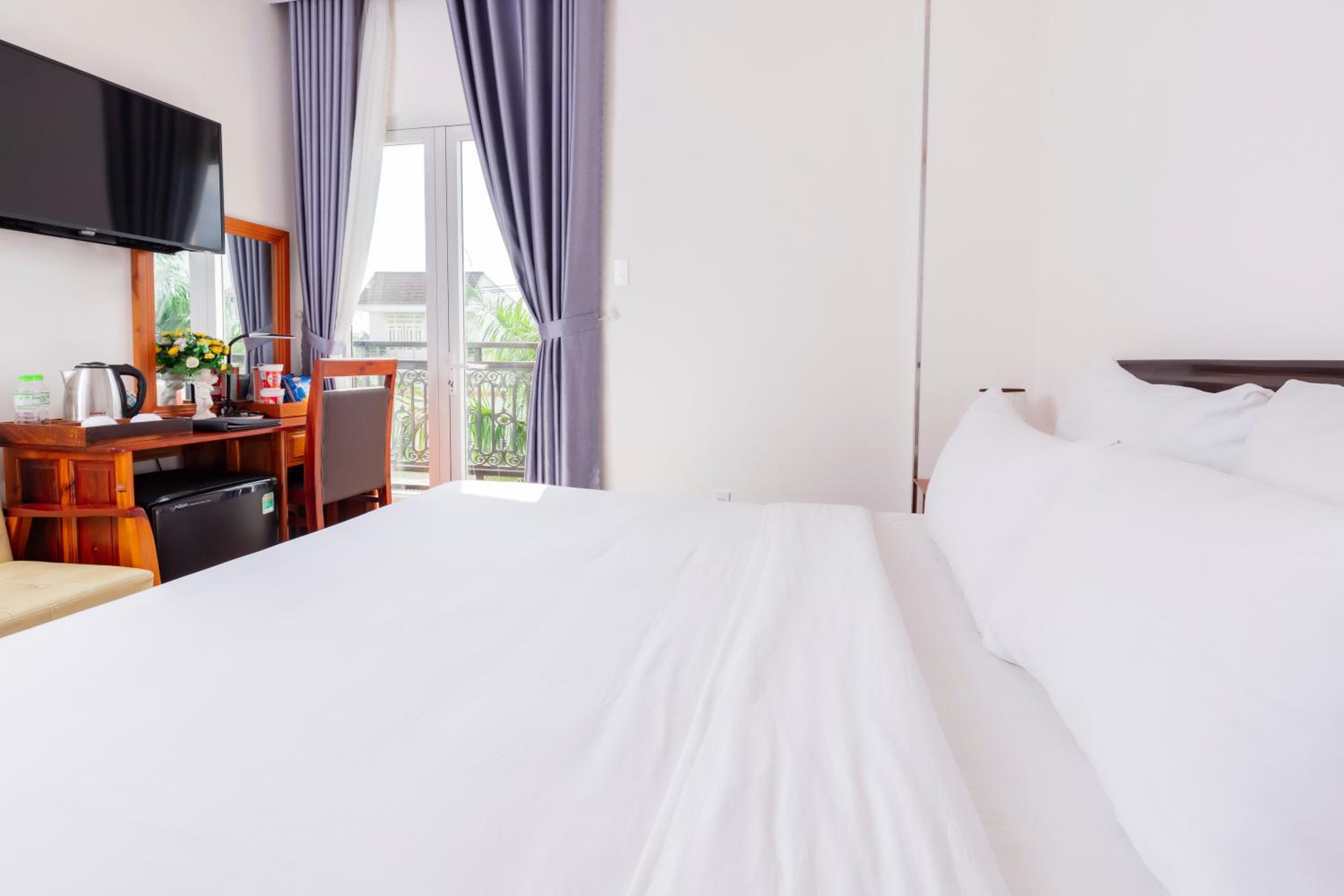 Double Room with Balcony - Photo 7