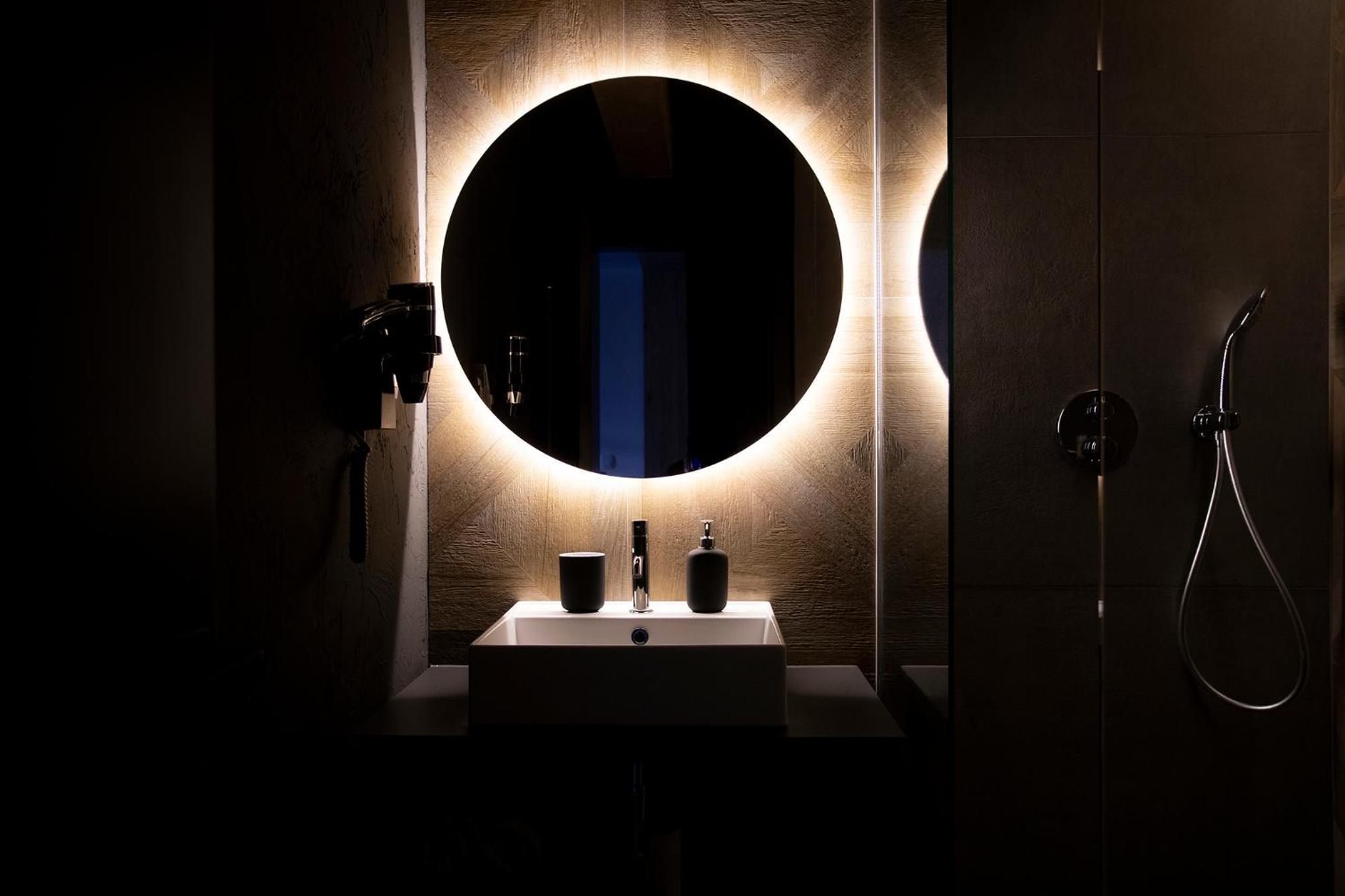 Quadruple Room with Private Bathroom photo 2