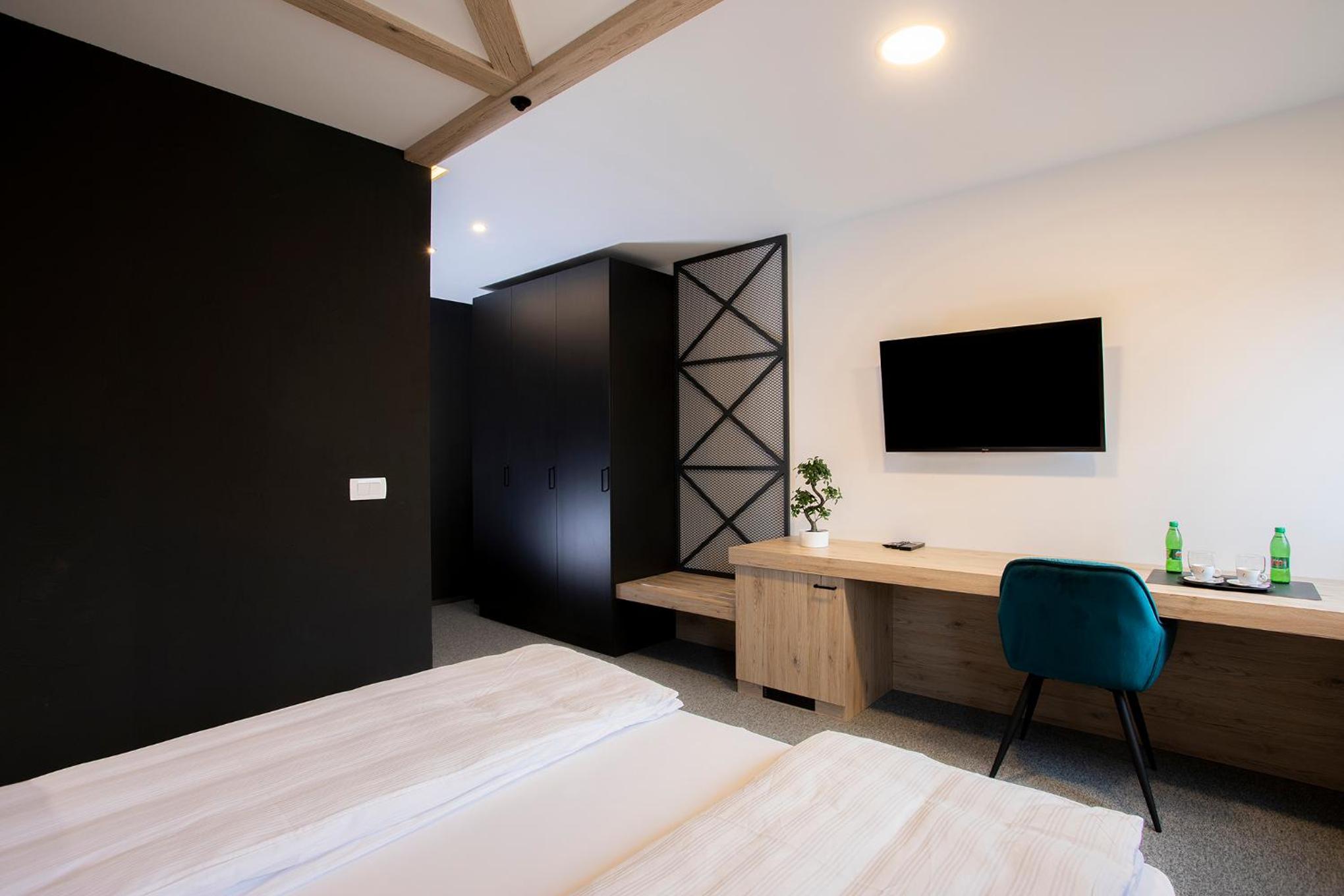 Double Room with Private Bathroom photo 2