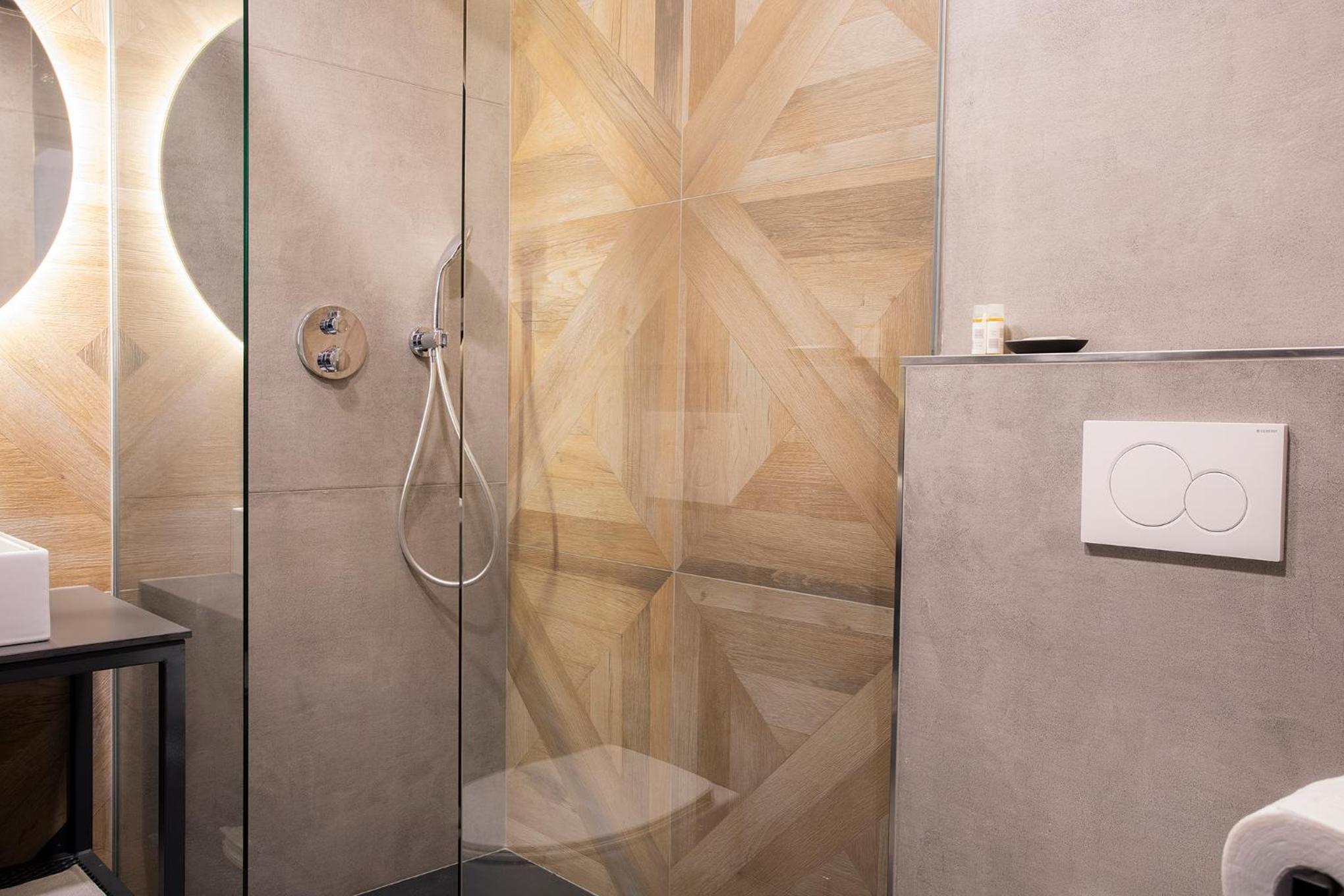 Triple Room with Private Bathroom photo 3