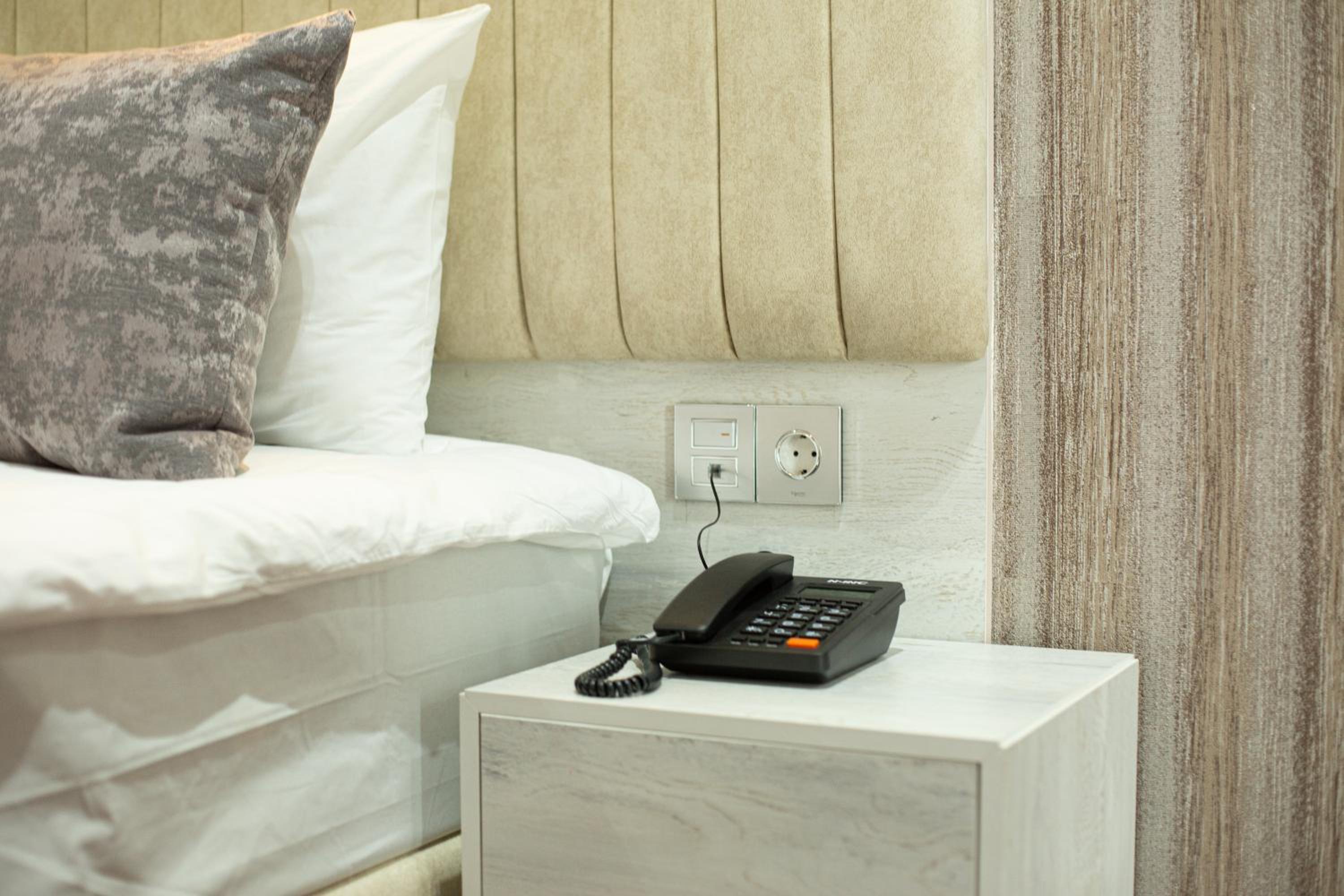 Suite - Photo 16