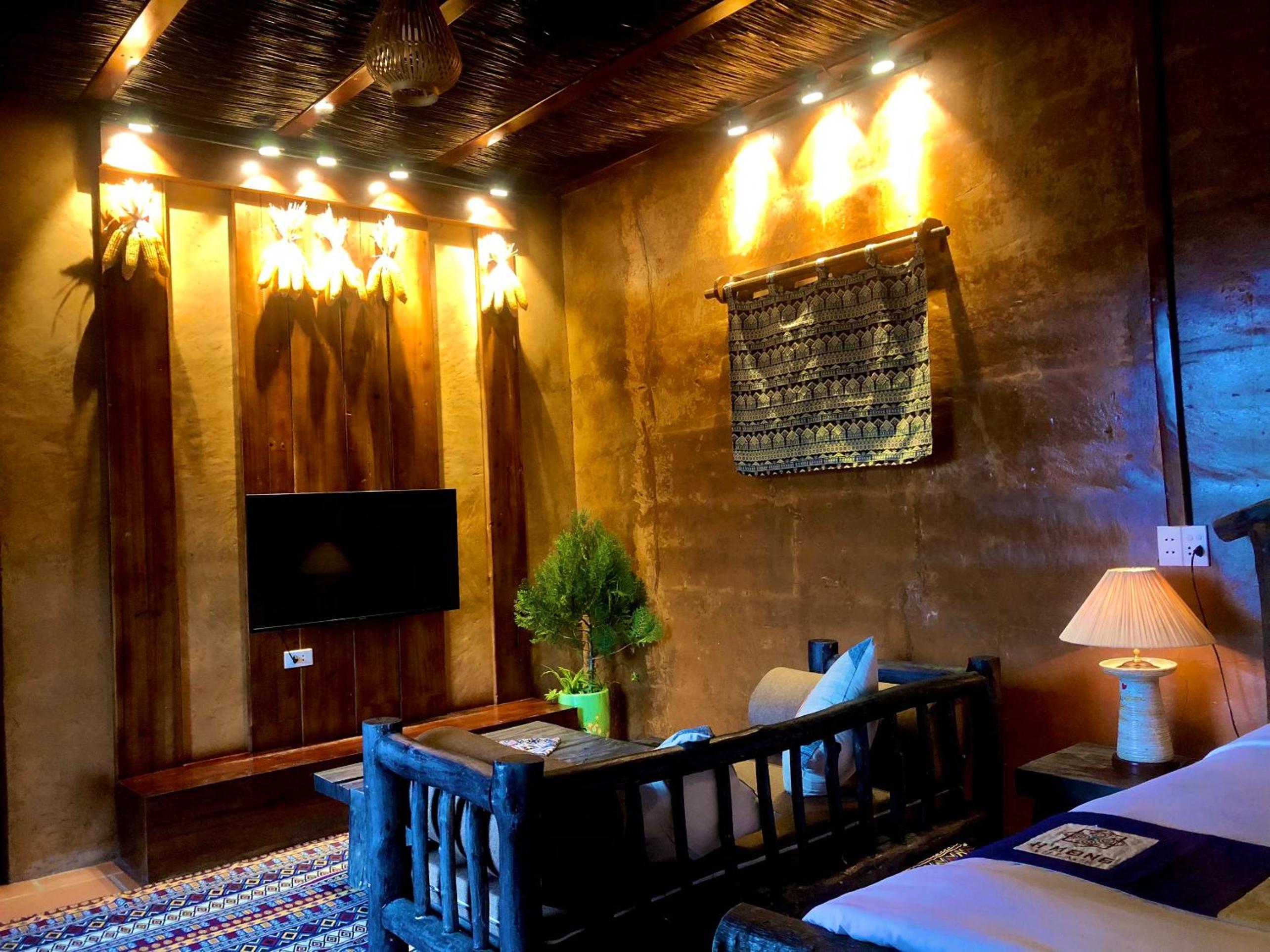 Bungalow with Patio - Photo 9