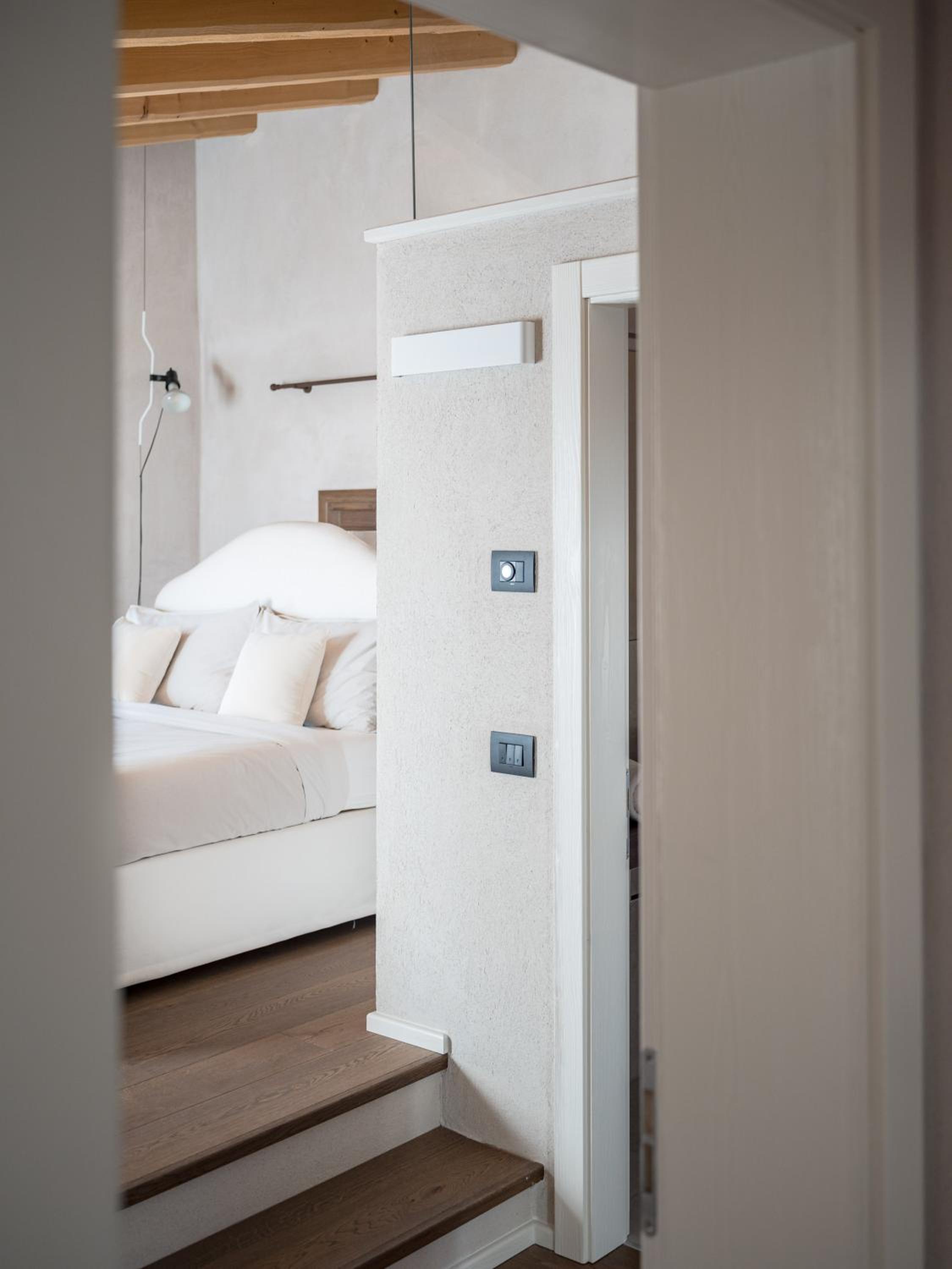 Deluxe Double Room with Balcony photo 1