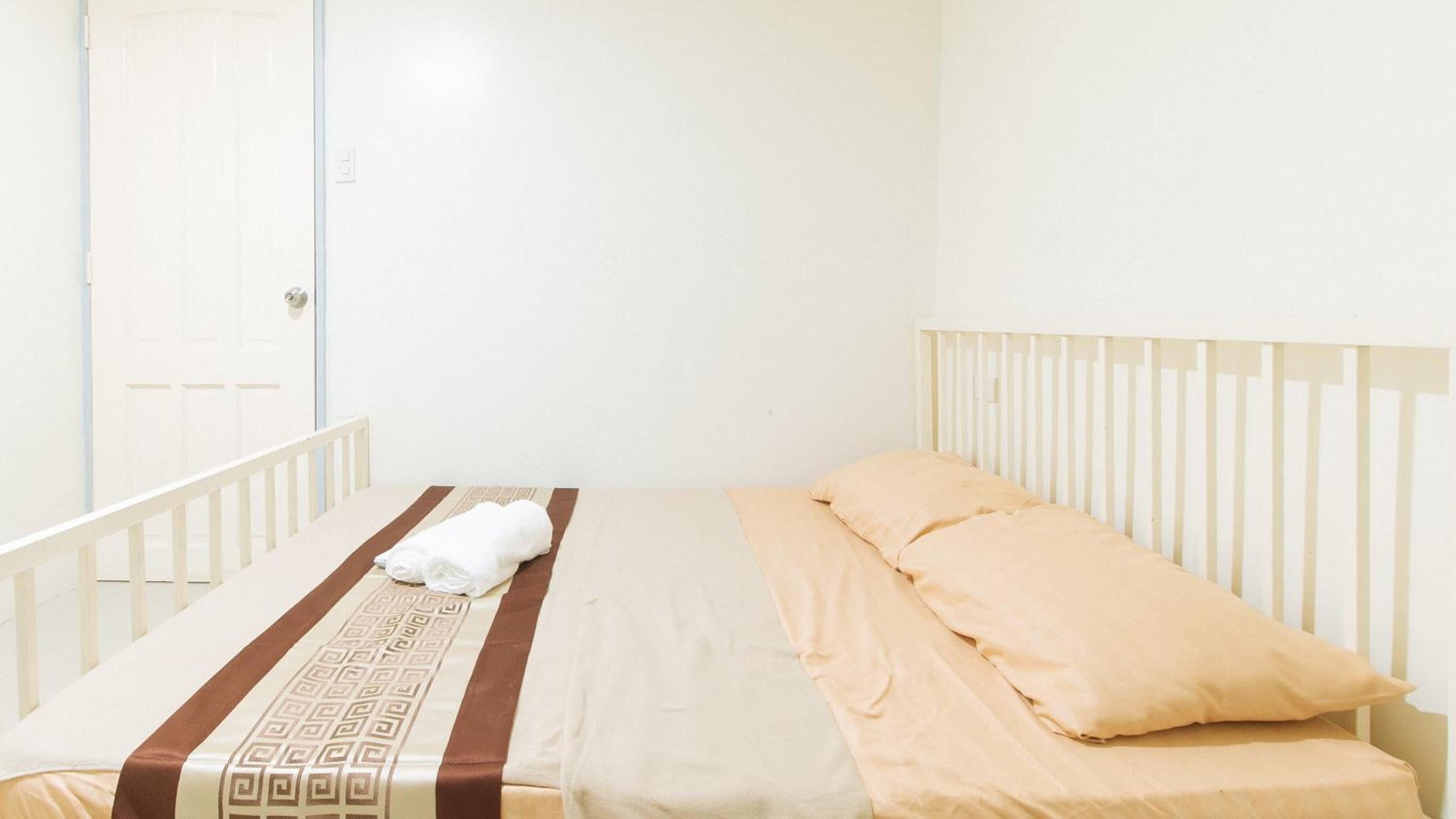 Double Room - Photo 5