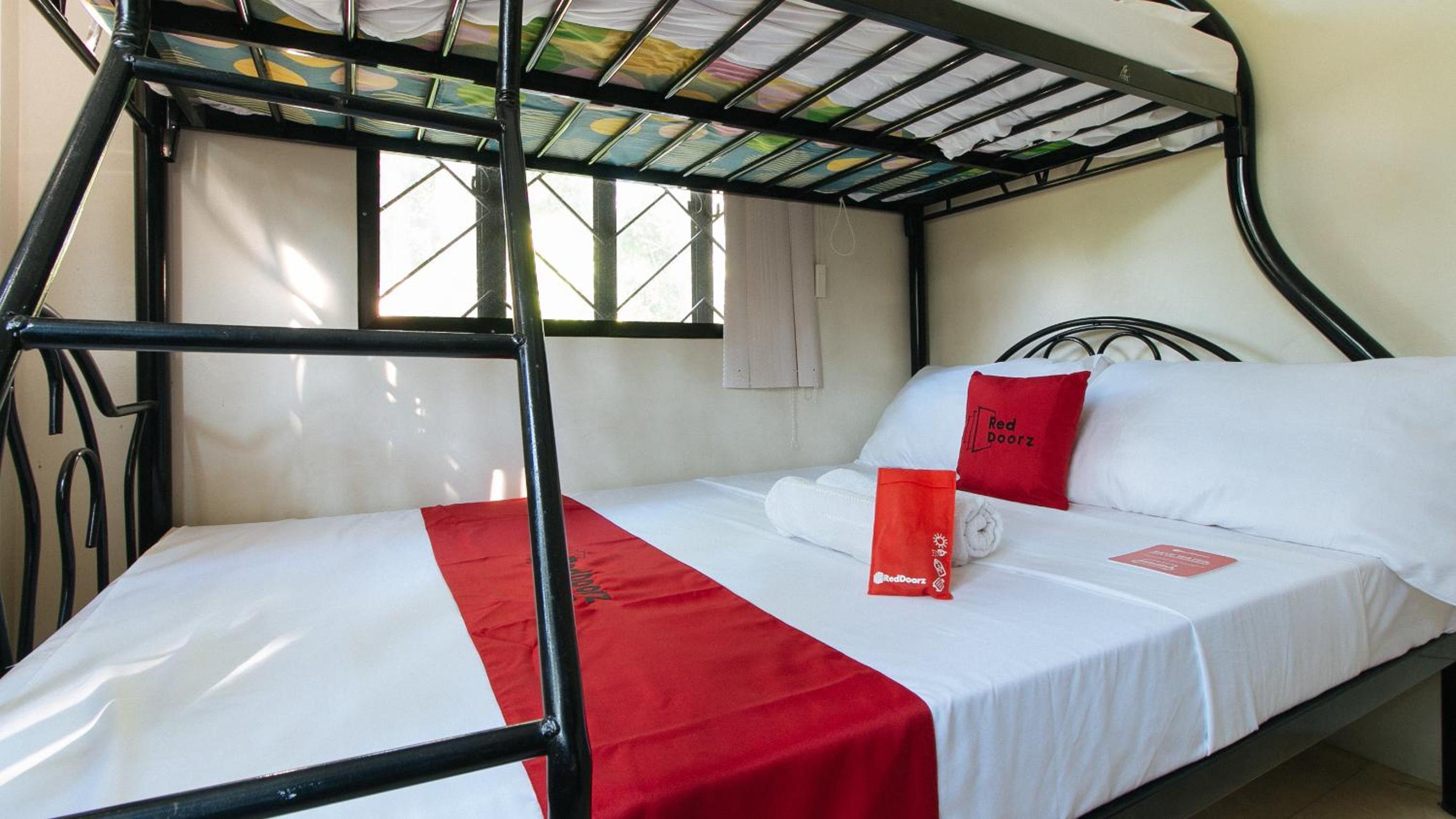 4-Bed Mixed Dormitory Room photo 3