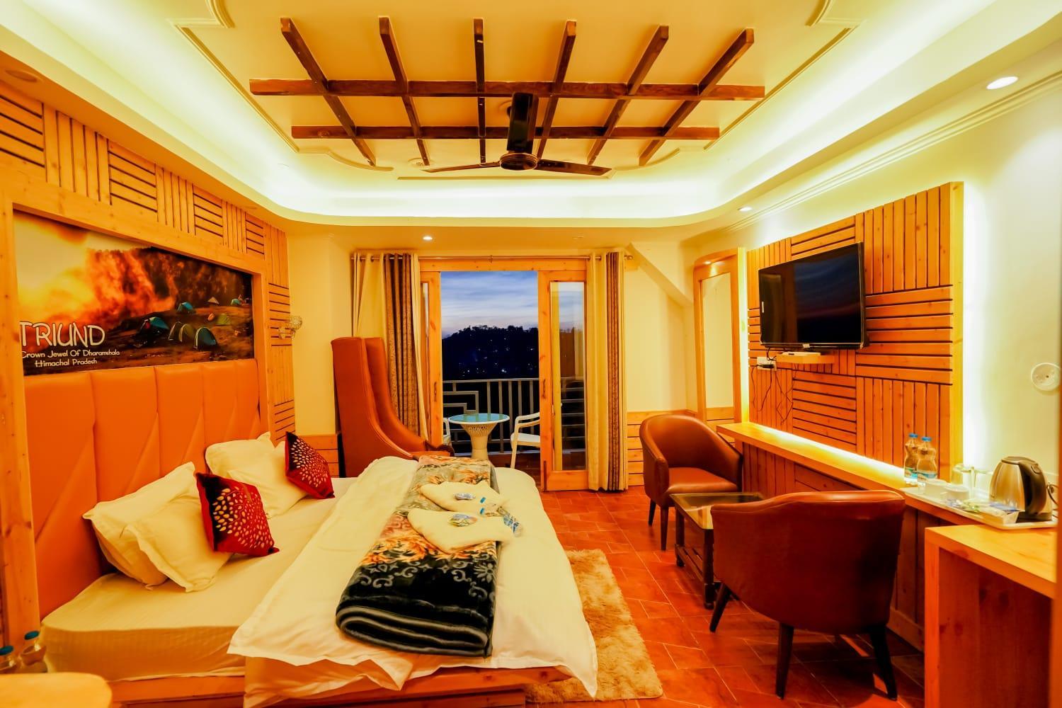Double Room with Mountain View - Photo 12