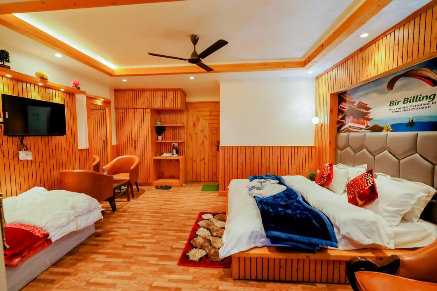Triple Room with Balcony - Photo 5