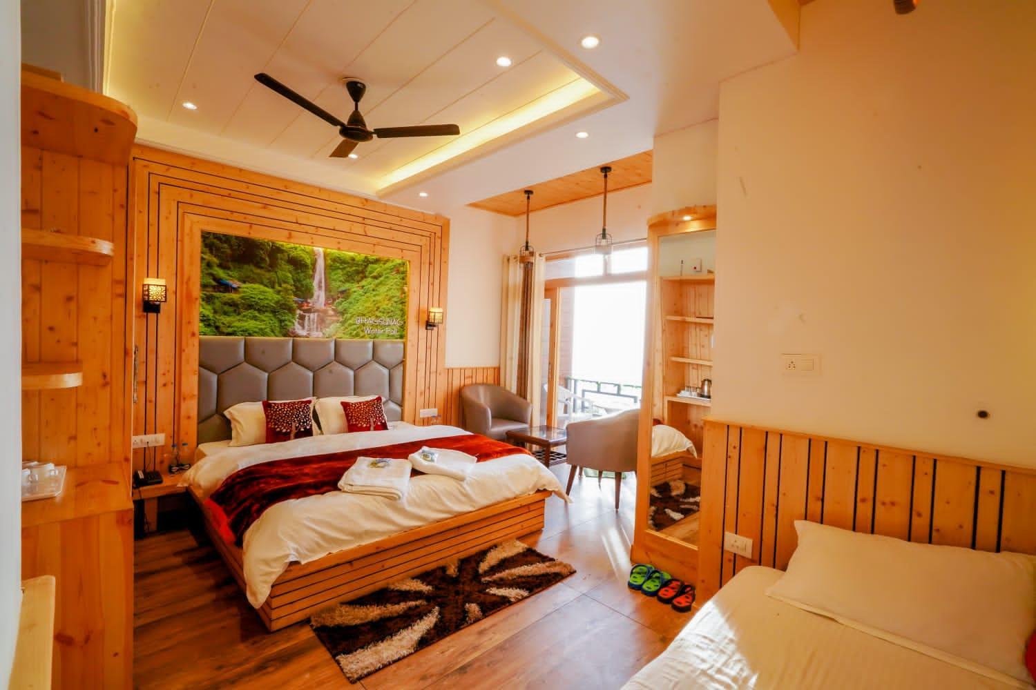 Triple Room with Balcony - Photo 4