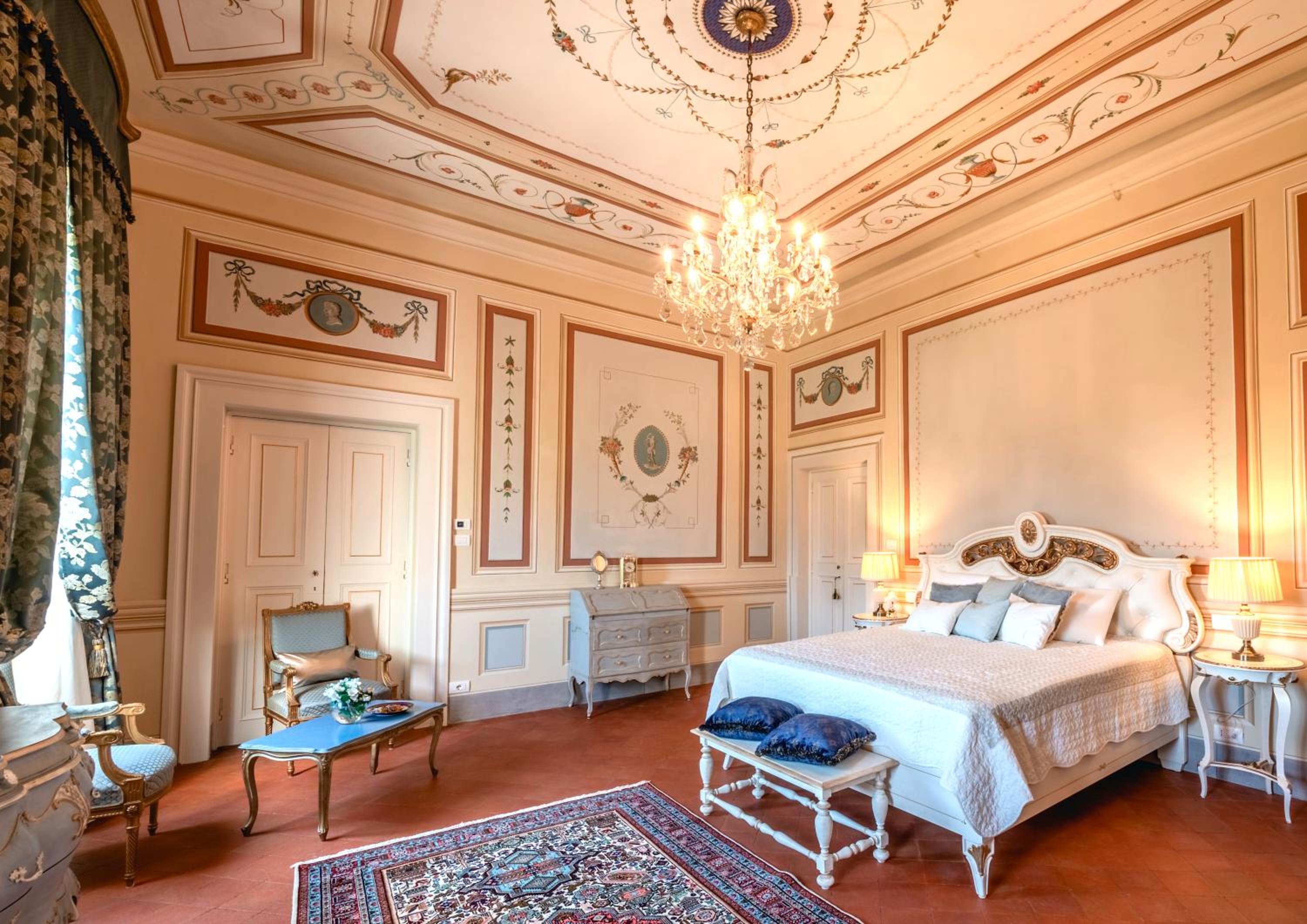 Superior King Room - Photo 10