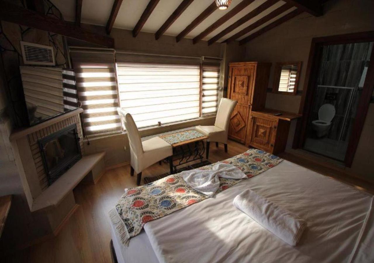 Deluxe Double Room with Fireplace - Photo 6