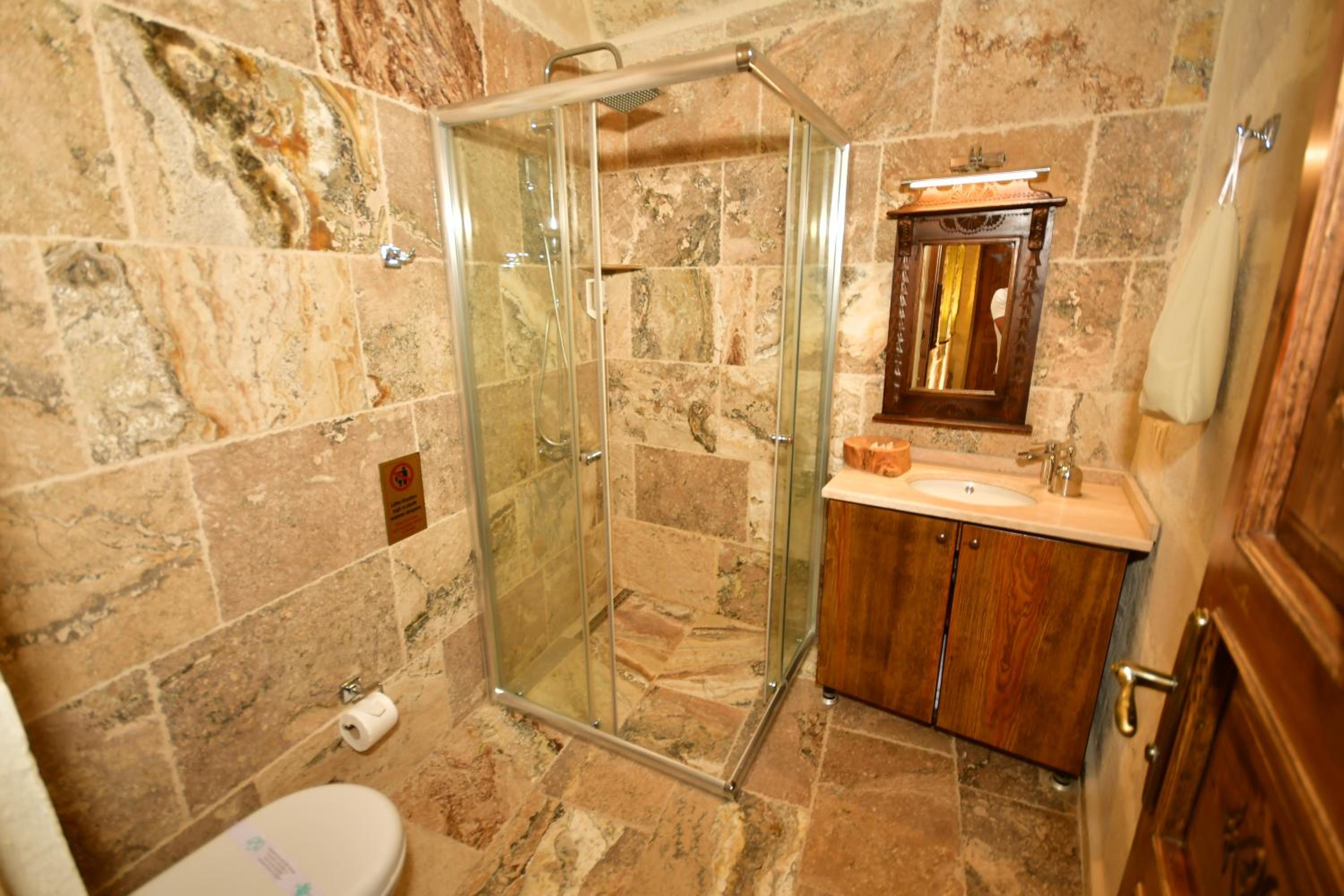 Family Room with Private Bathroom photo 3