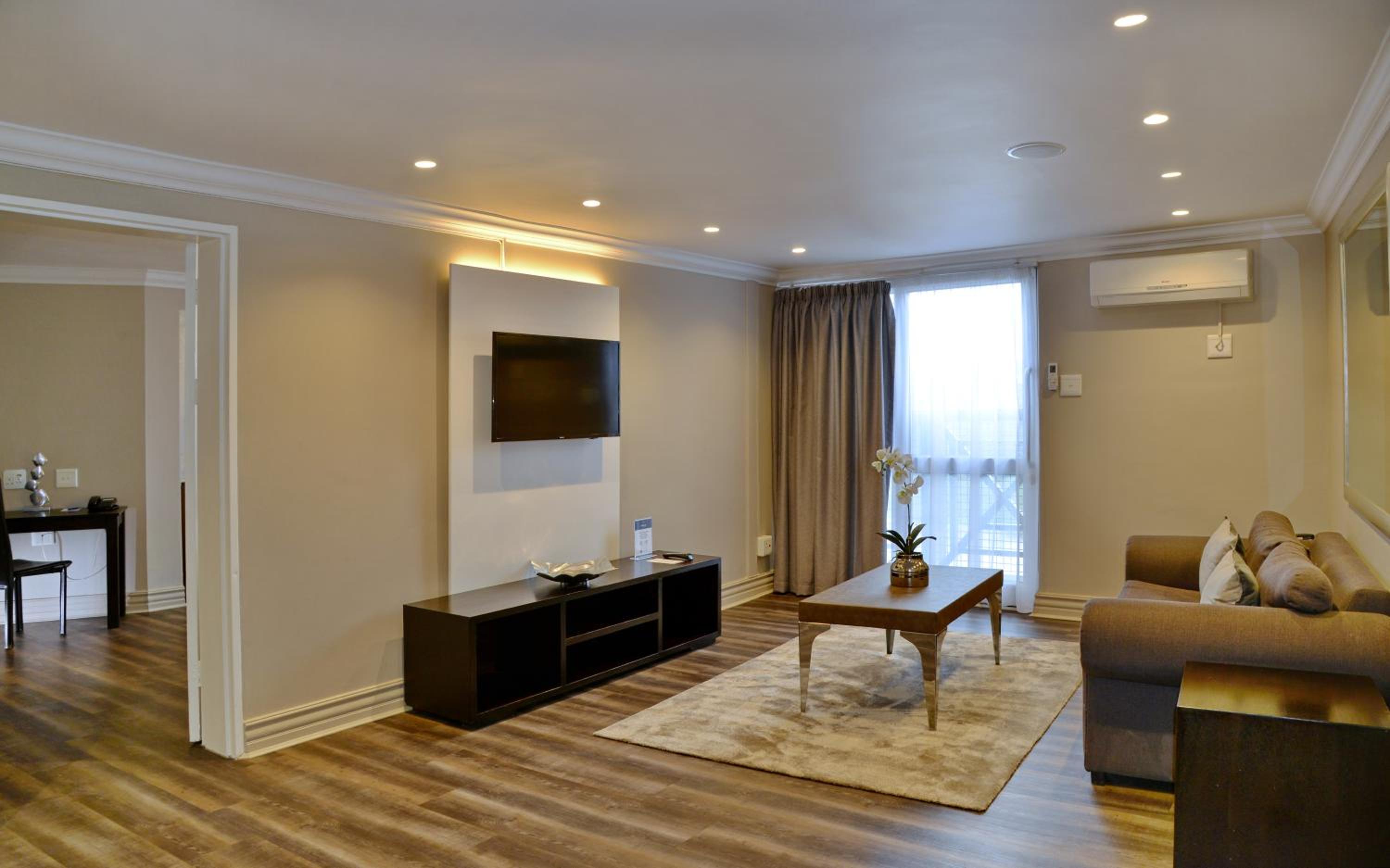 Executive Apartment - Photo 22