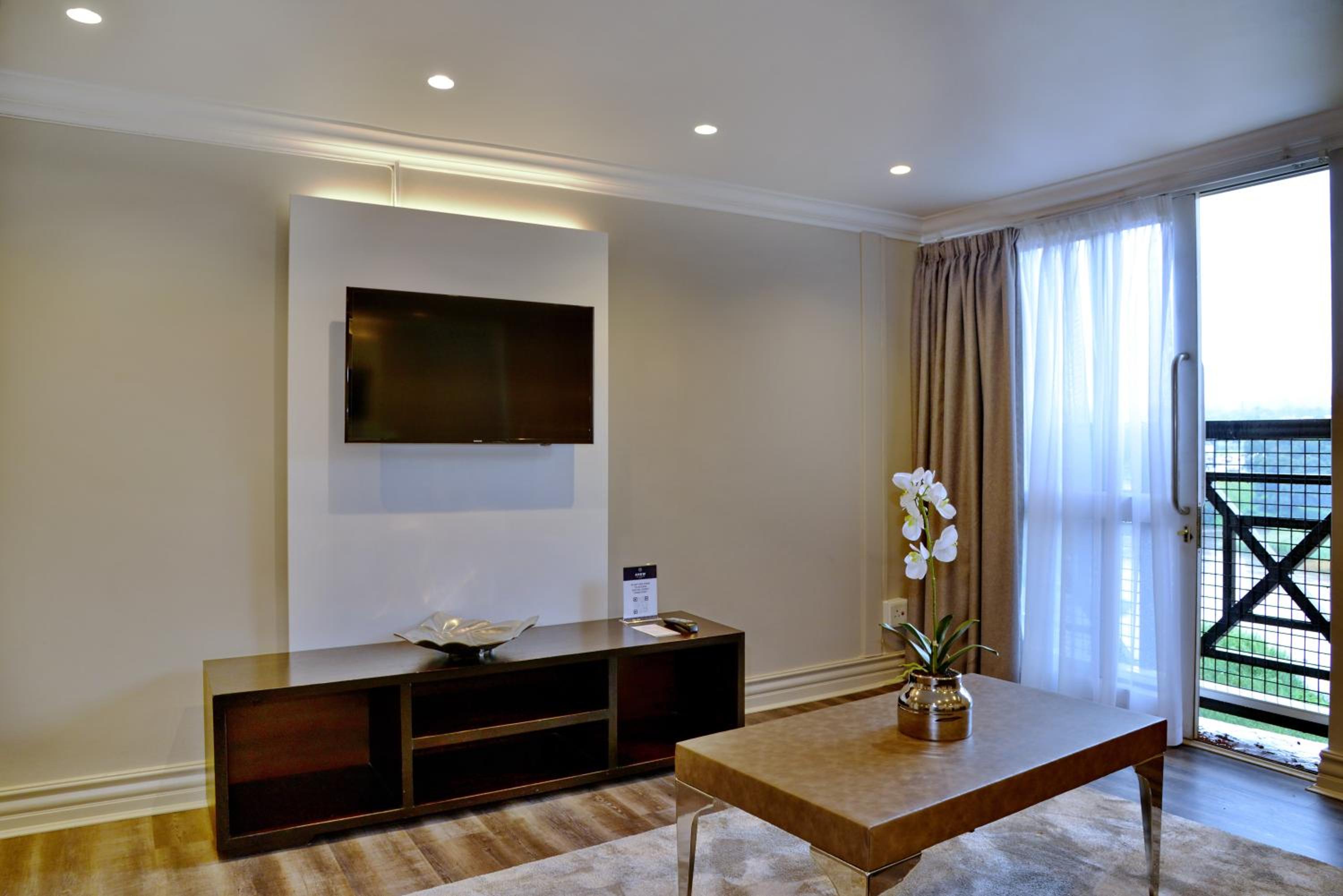 Executive Apartment - Photo 23