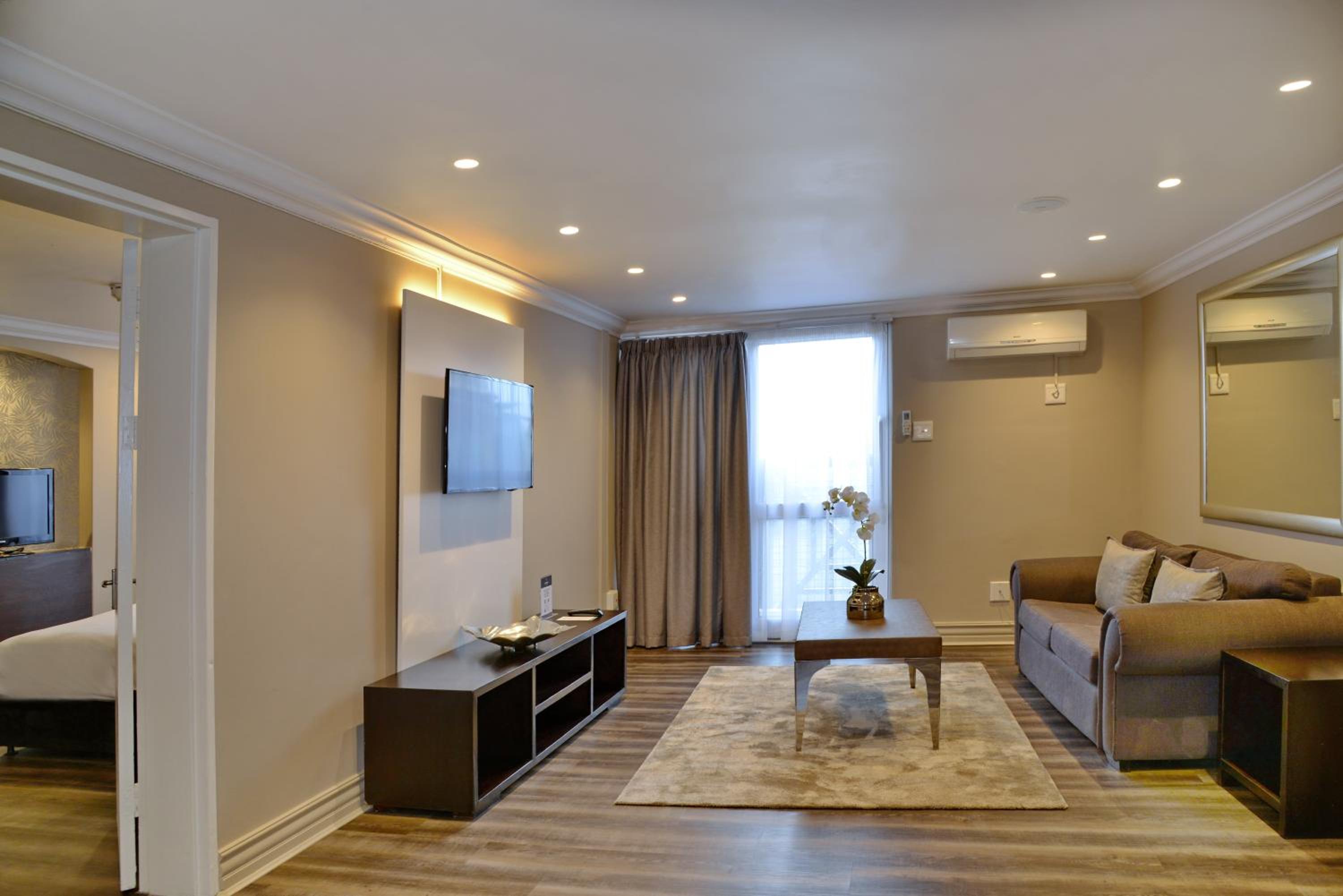Executive Apartment - Photo 21