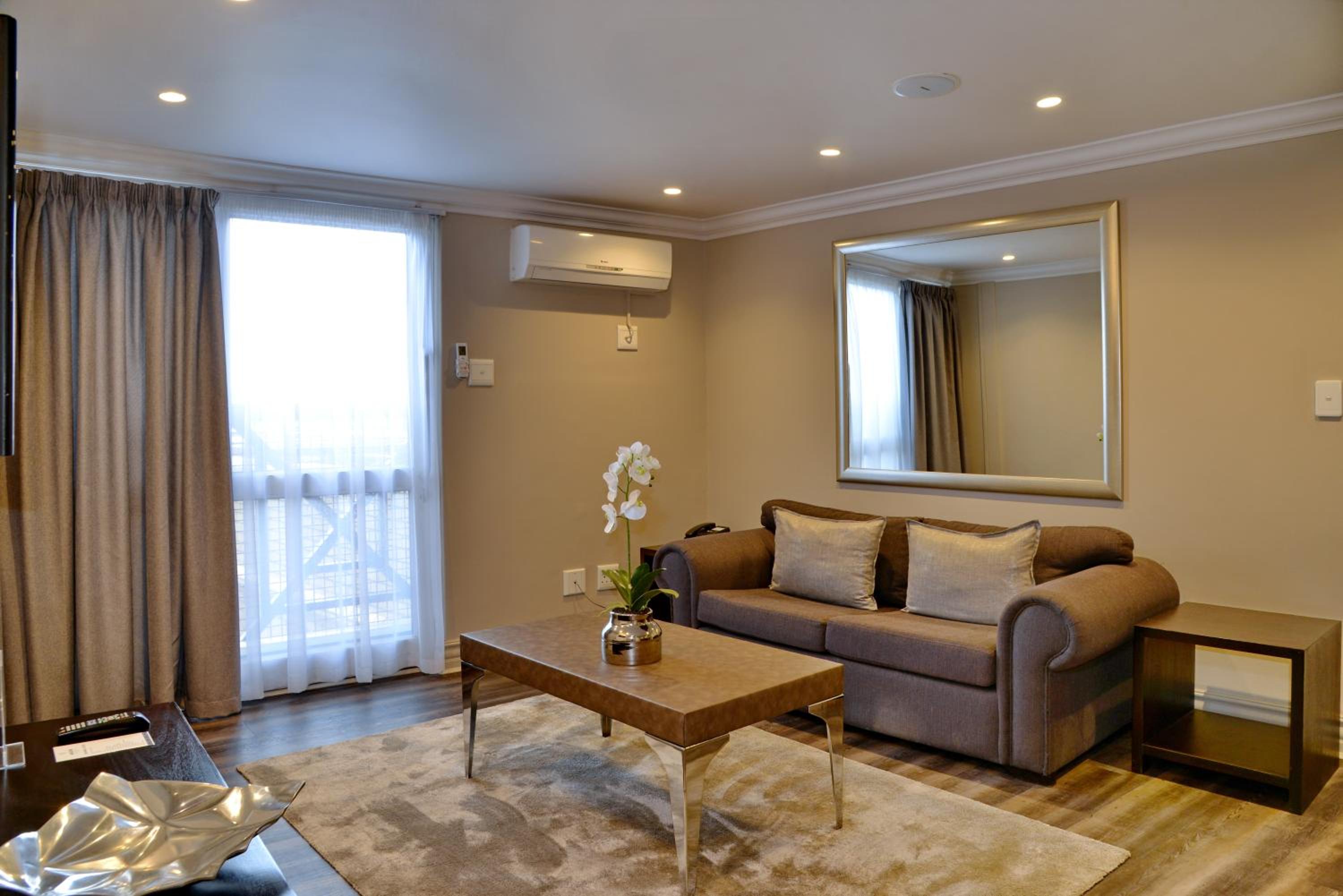 Executive Apartment - Photo 24