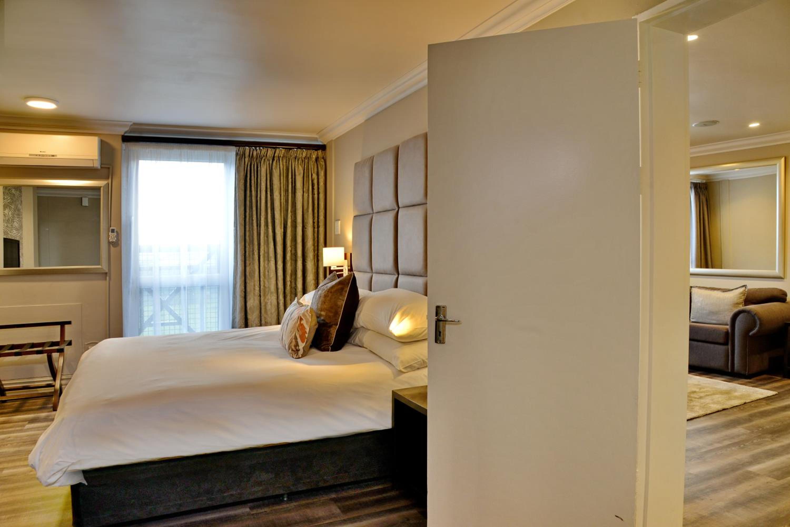 Executive Apartment - Photo 27
