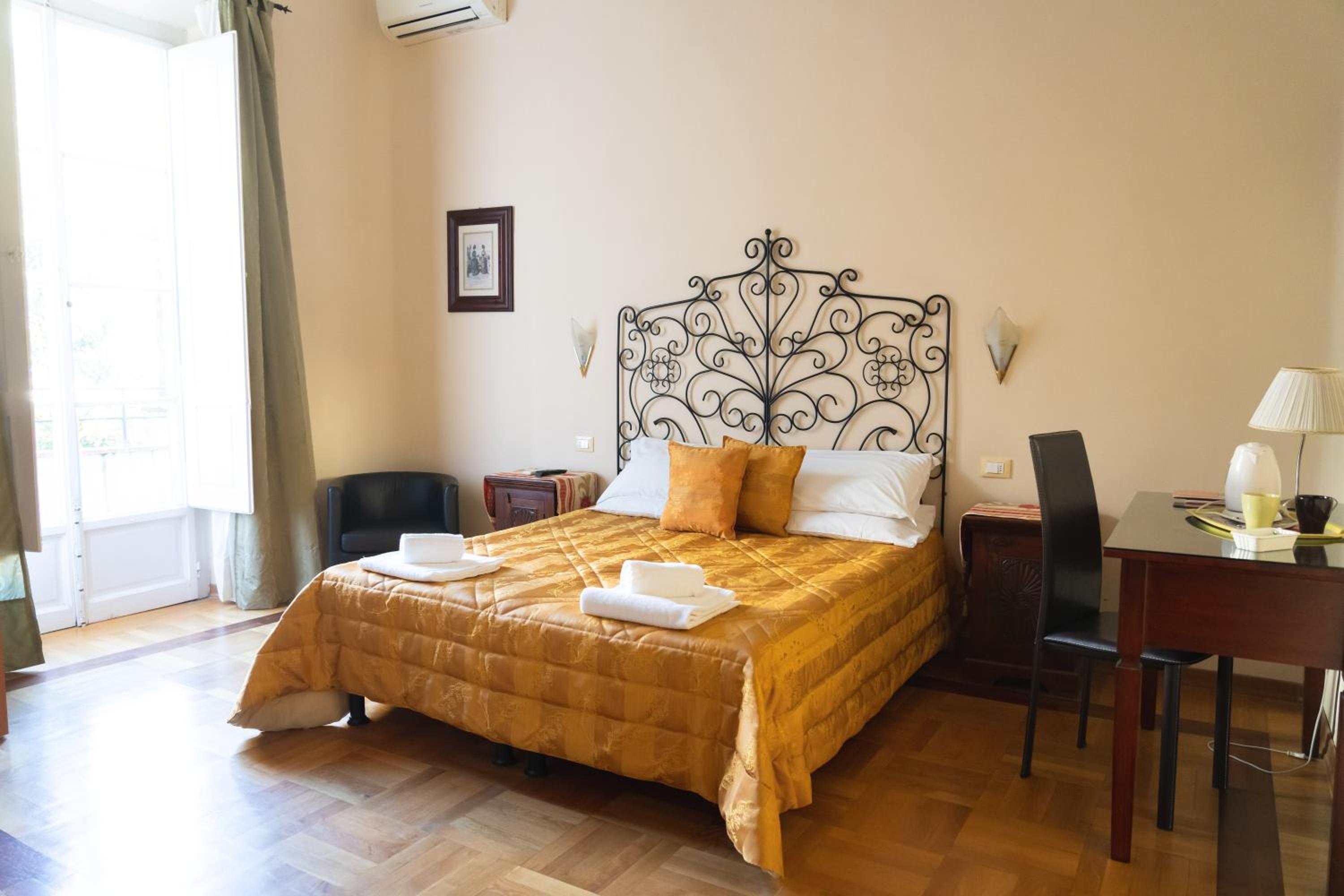 Standard Double or Twin Room photo 2